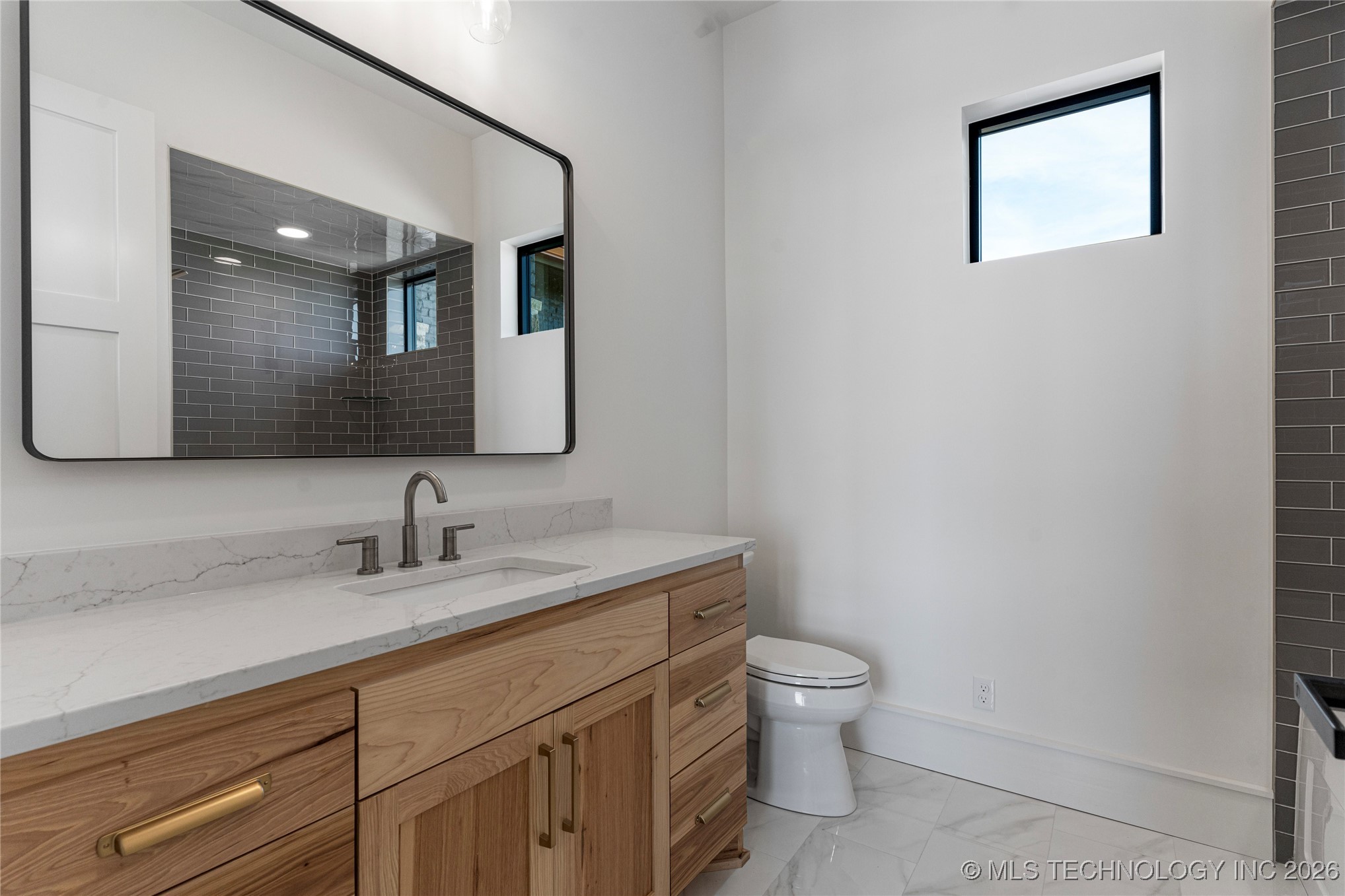 19001 W 41st Street Property Photo 64