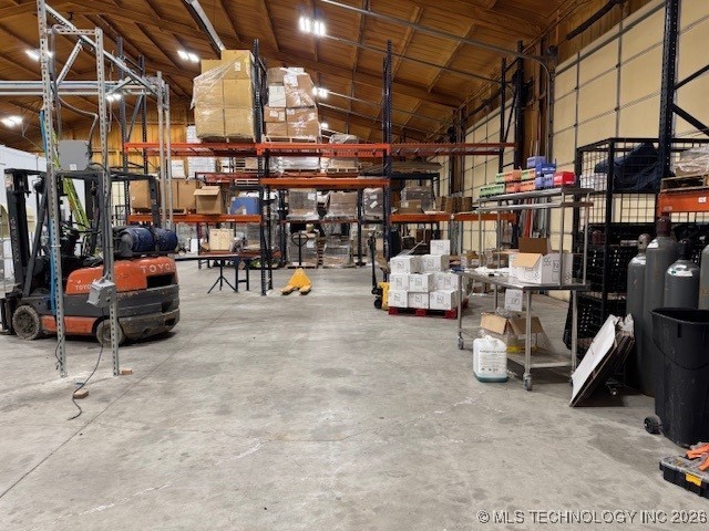 538 Case Property Photo 24