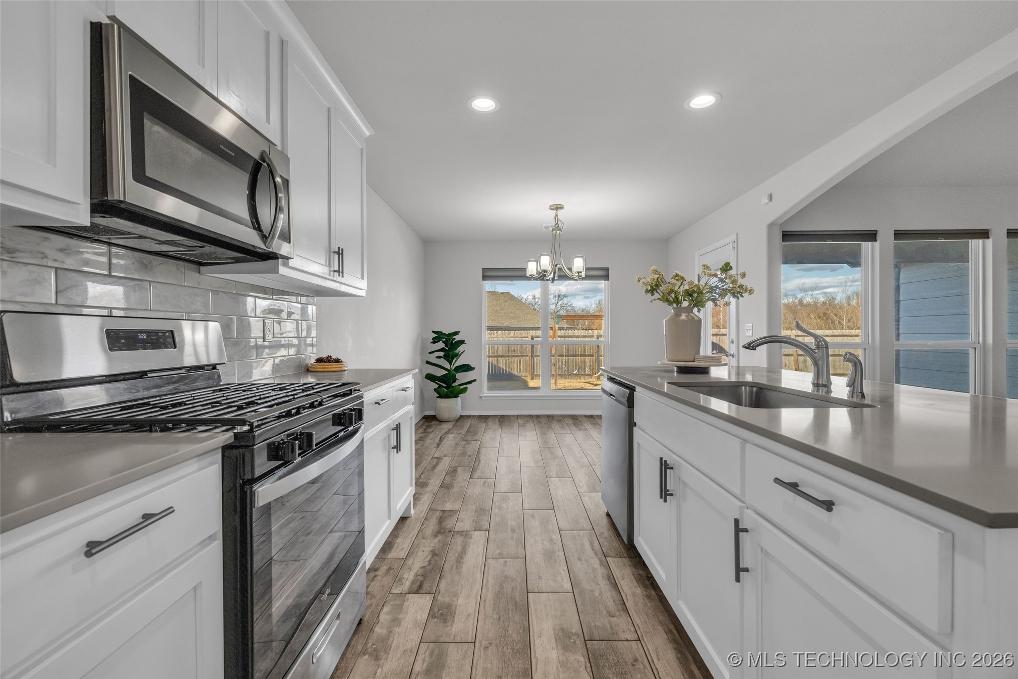 2008 E Union Street Property Photo 7