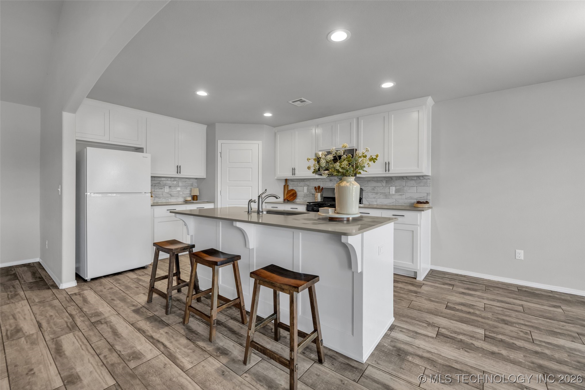 2008 E Union Street Property Photo 8