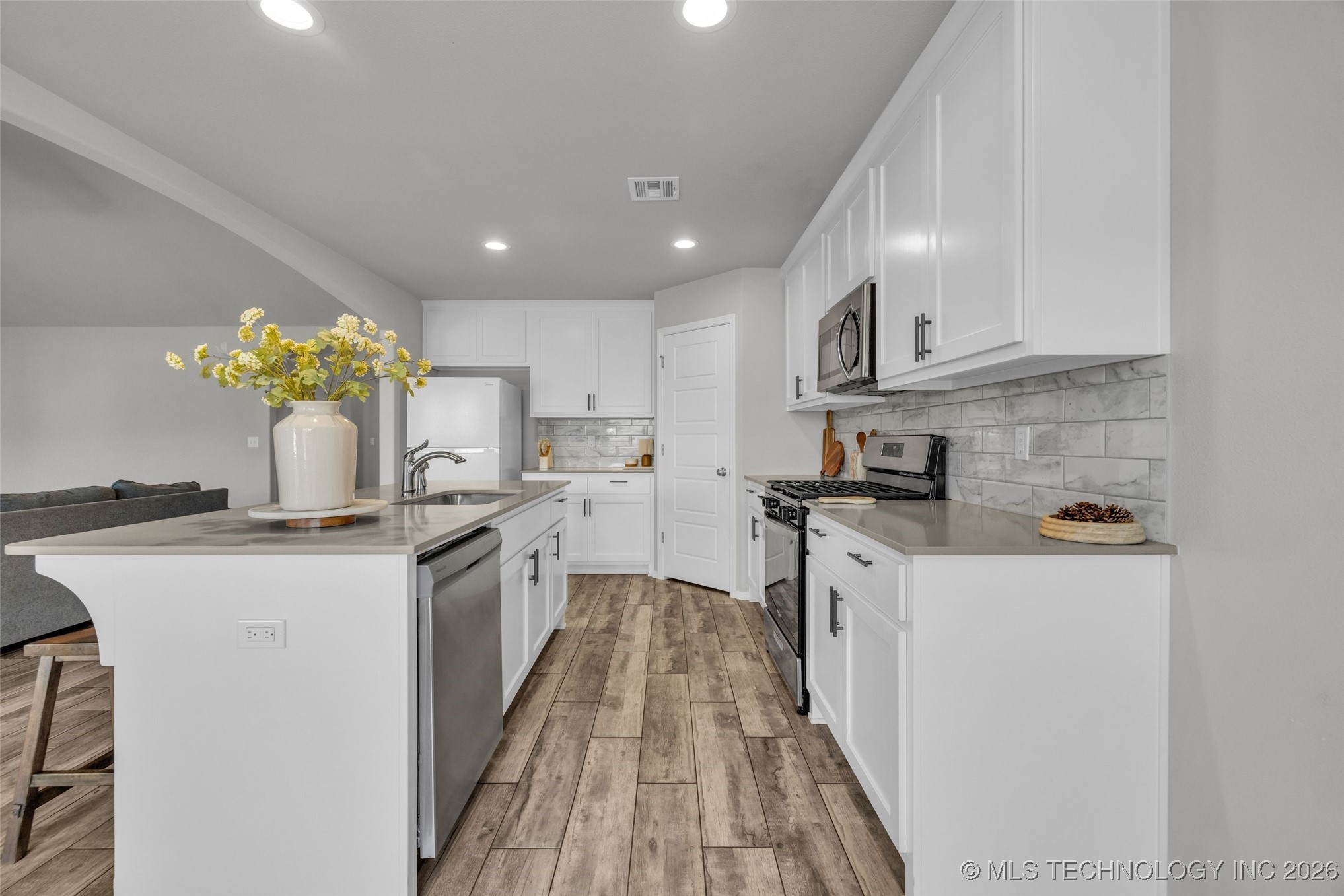 2008 E Union Street Property Photo 13