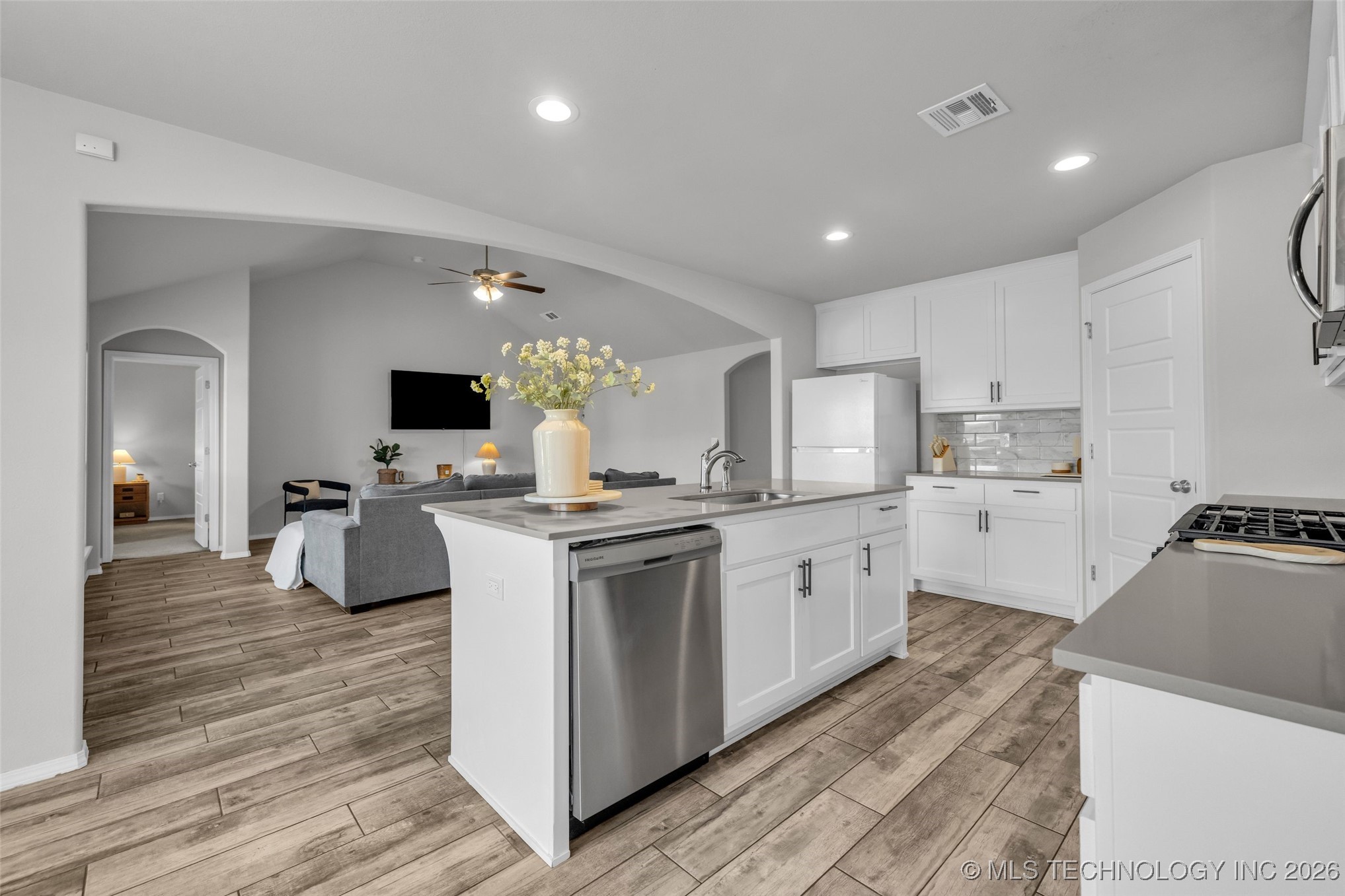 2008 E Union Street Property Photo 14