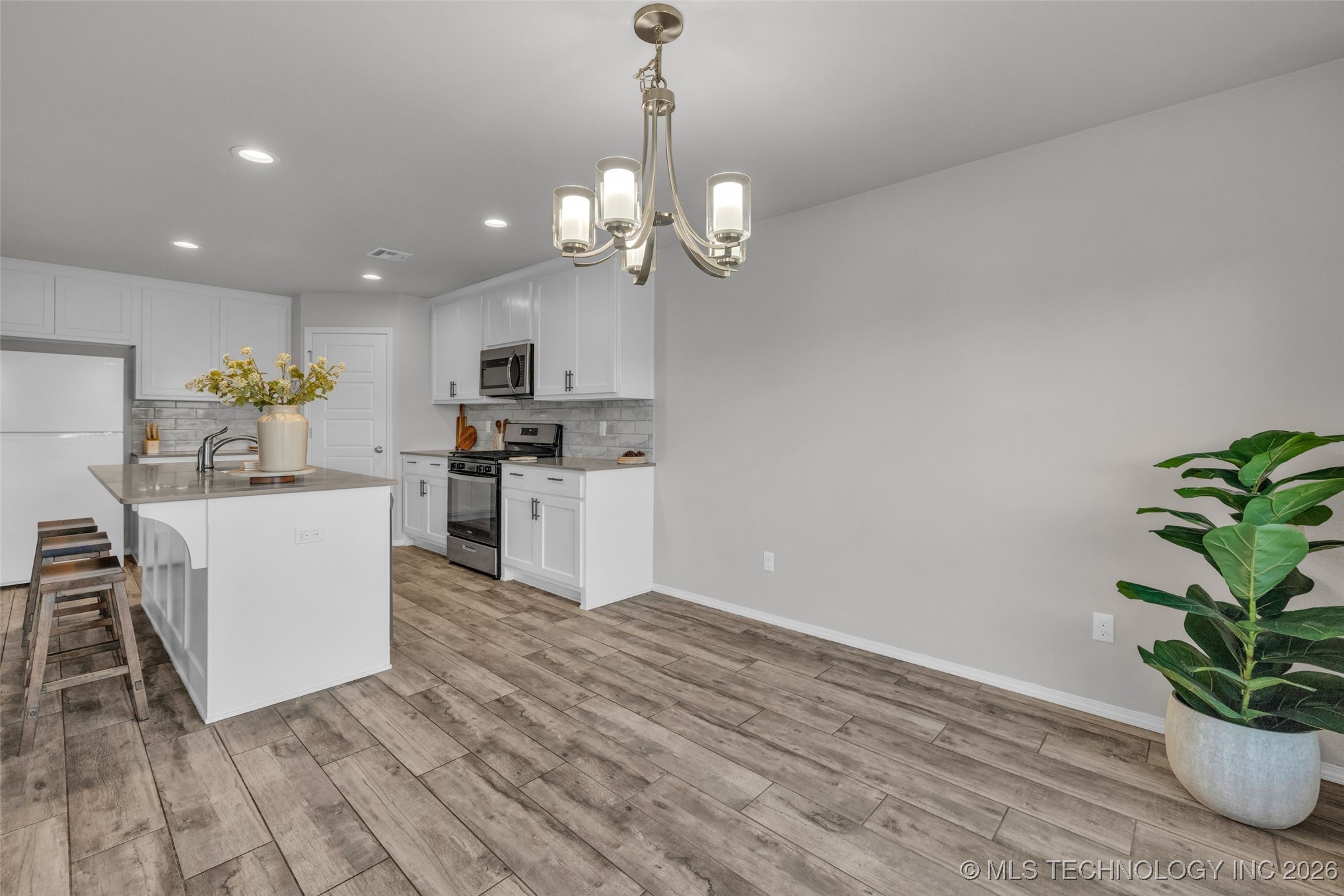 2008 E Union Street Property Photo 15