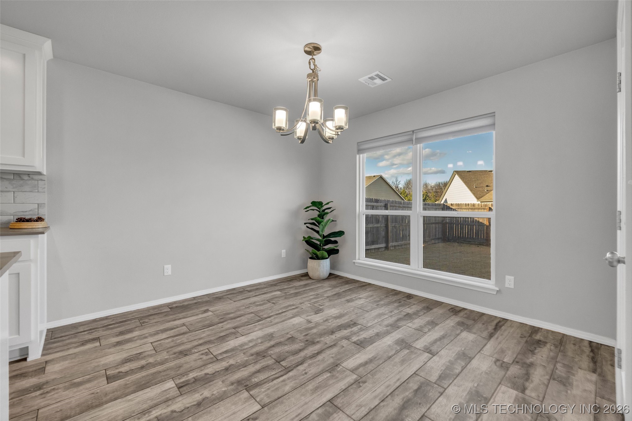 2008 E Union Street Property Photo 18