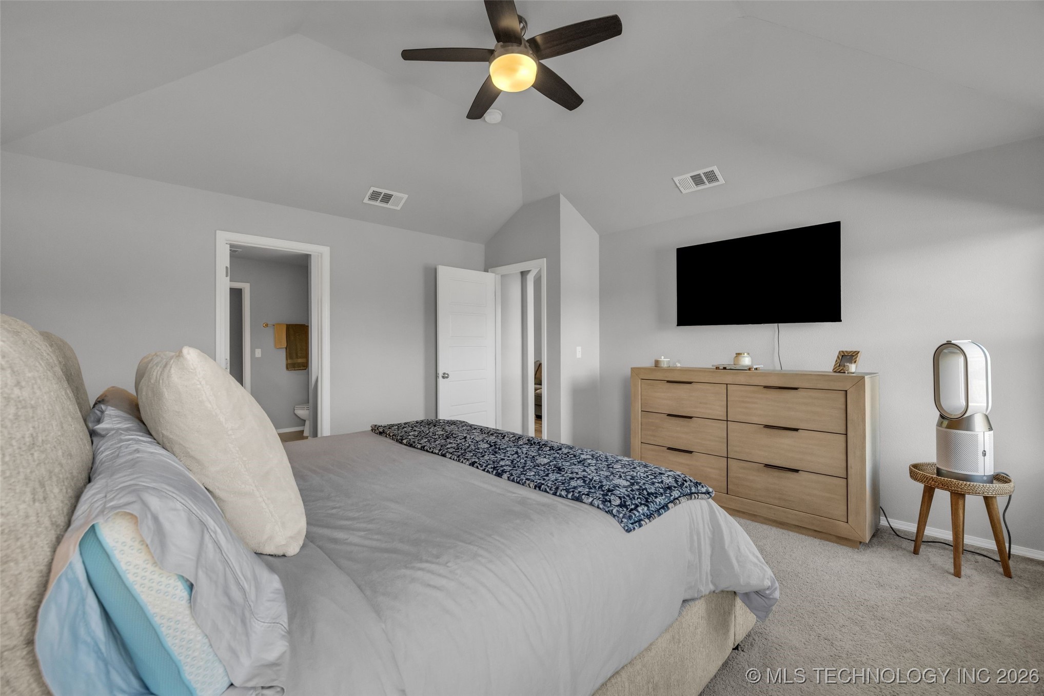 2008 E Union Street Property Photo 33