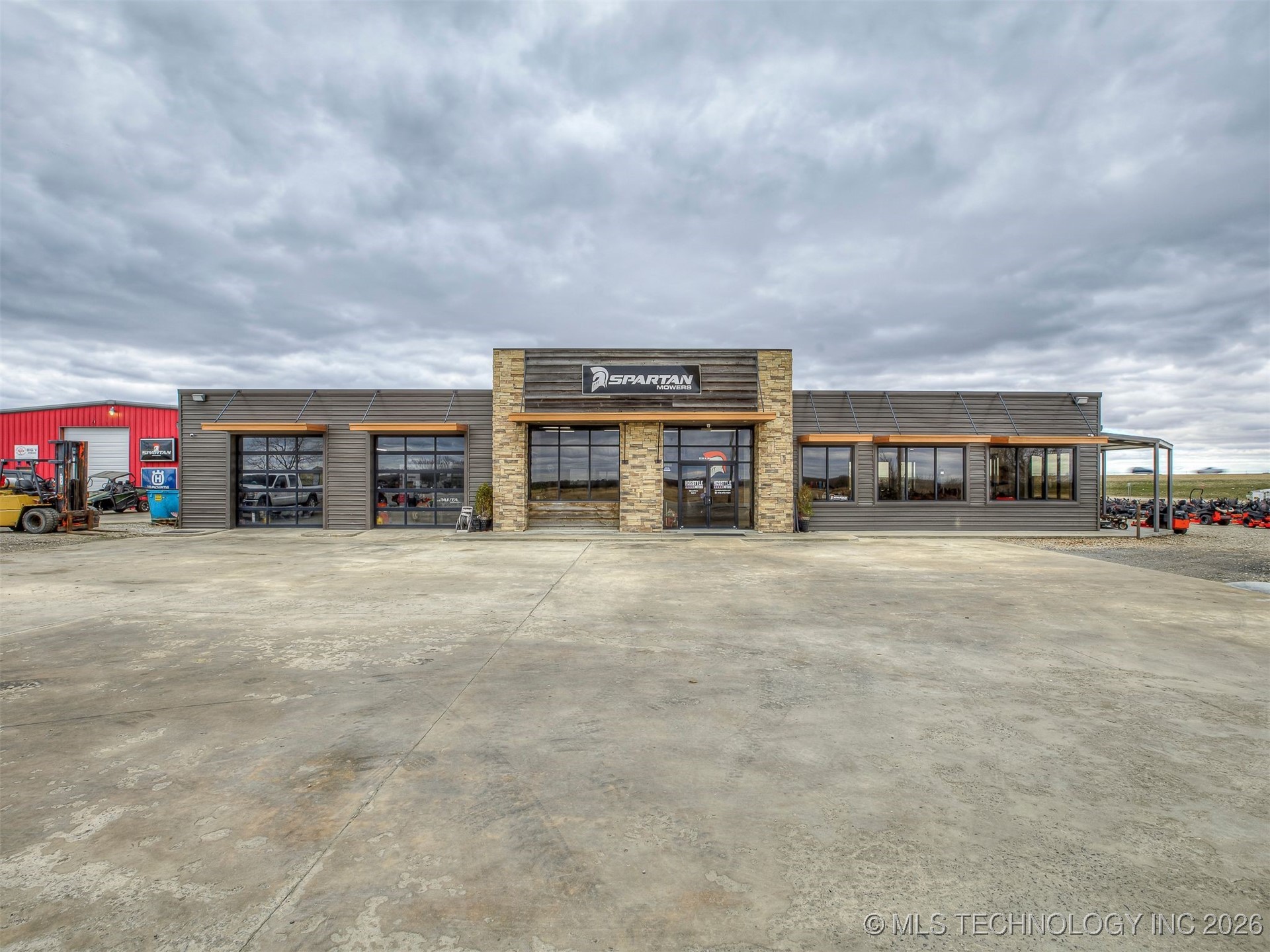 2238 N Broadway Property Photo 2