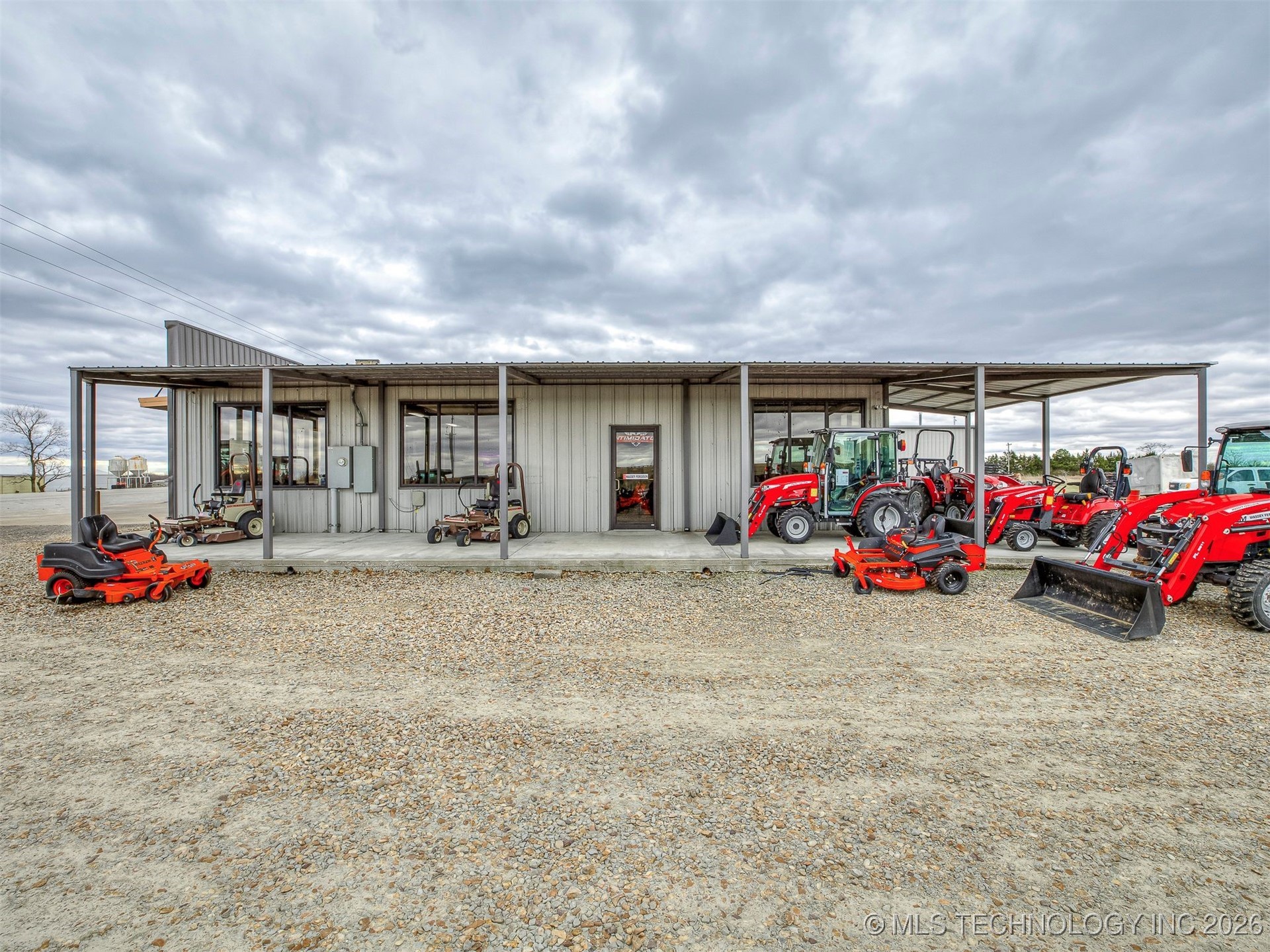 2238 N Broadway Property Photo 6