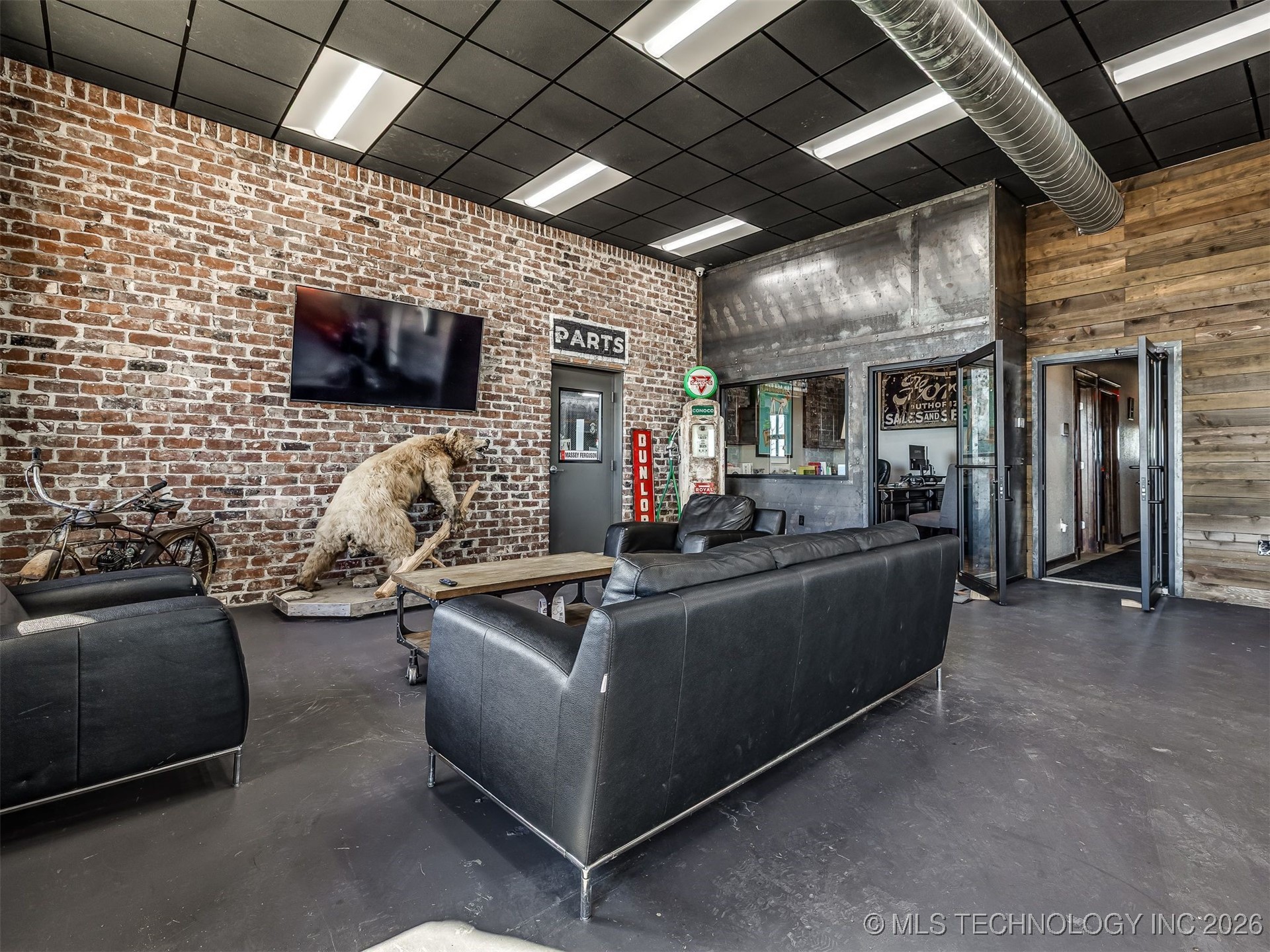 2238 N Broadway Property Photo 10