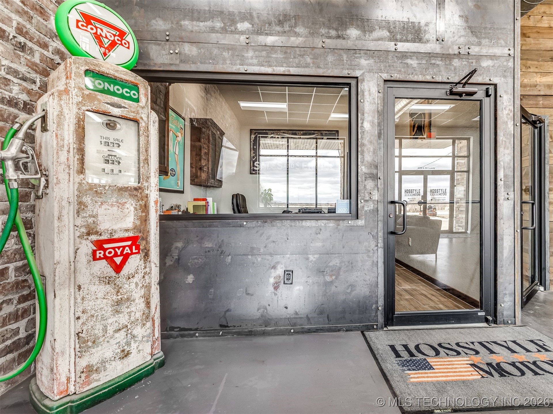 2238 N Broadway Property Photo 12