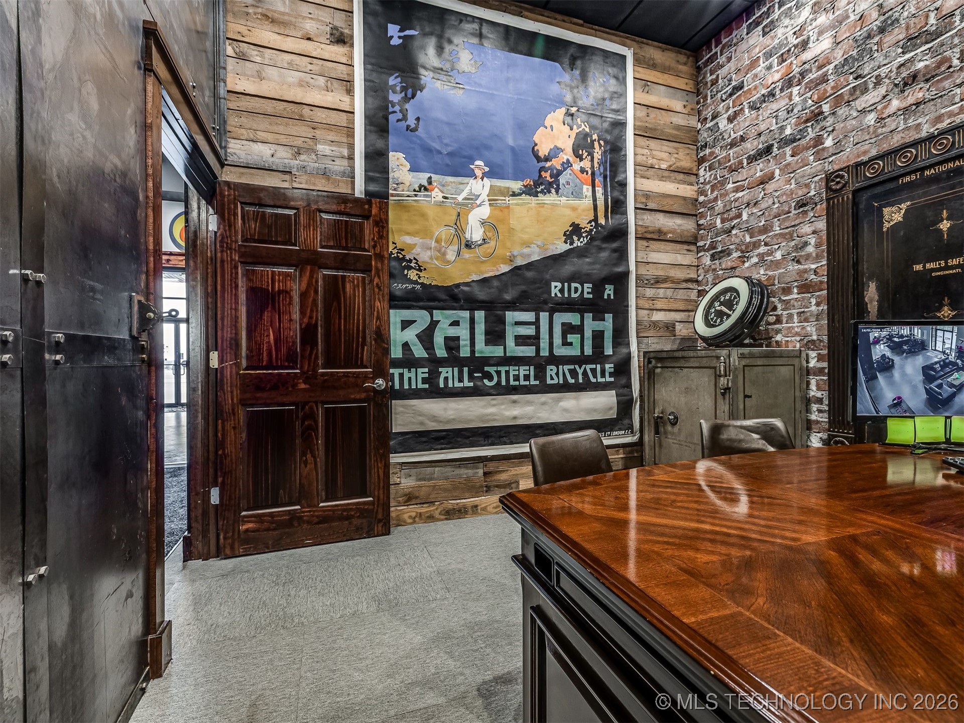 2238 N Broadway Property Photo 21