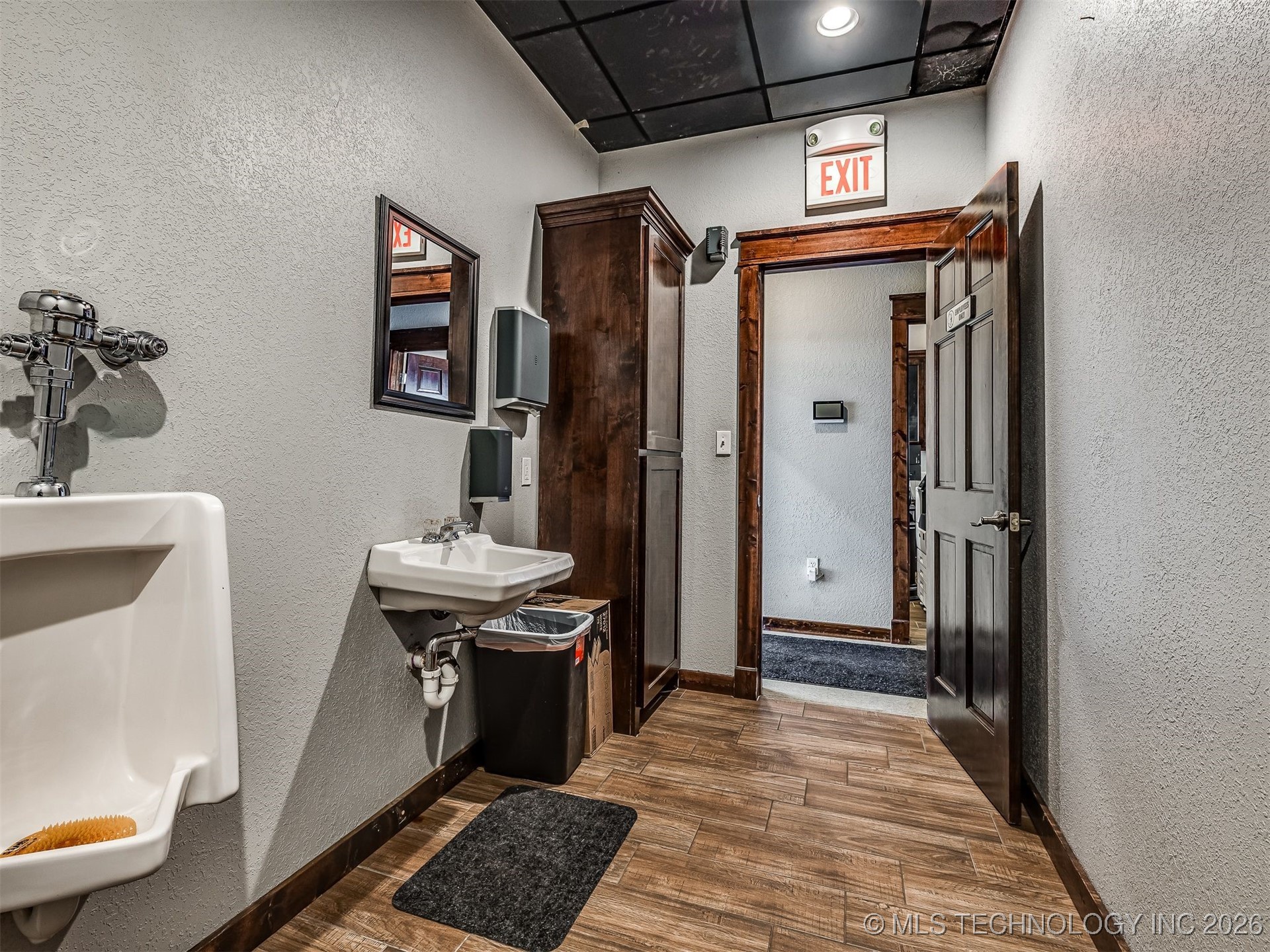 2238 N Broadway Property Photo 28