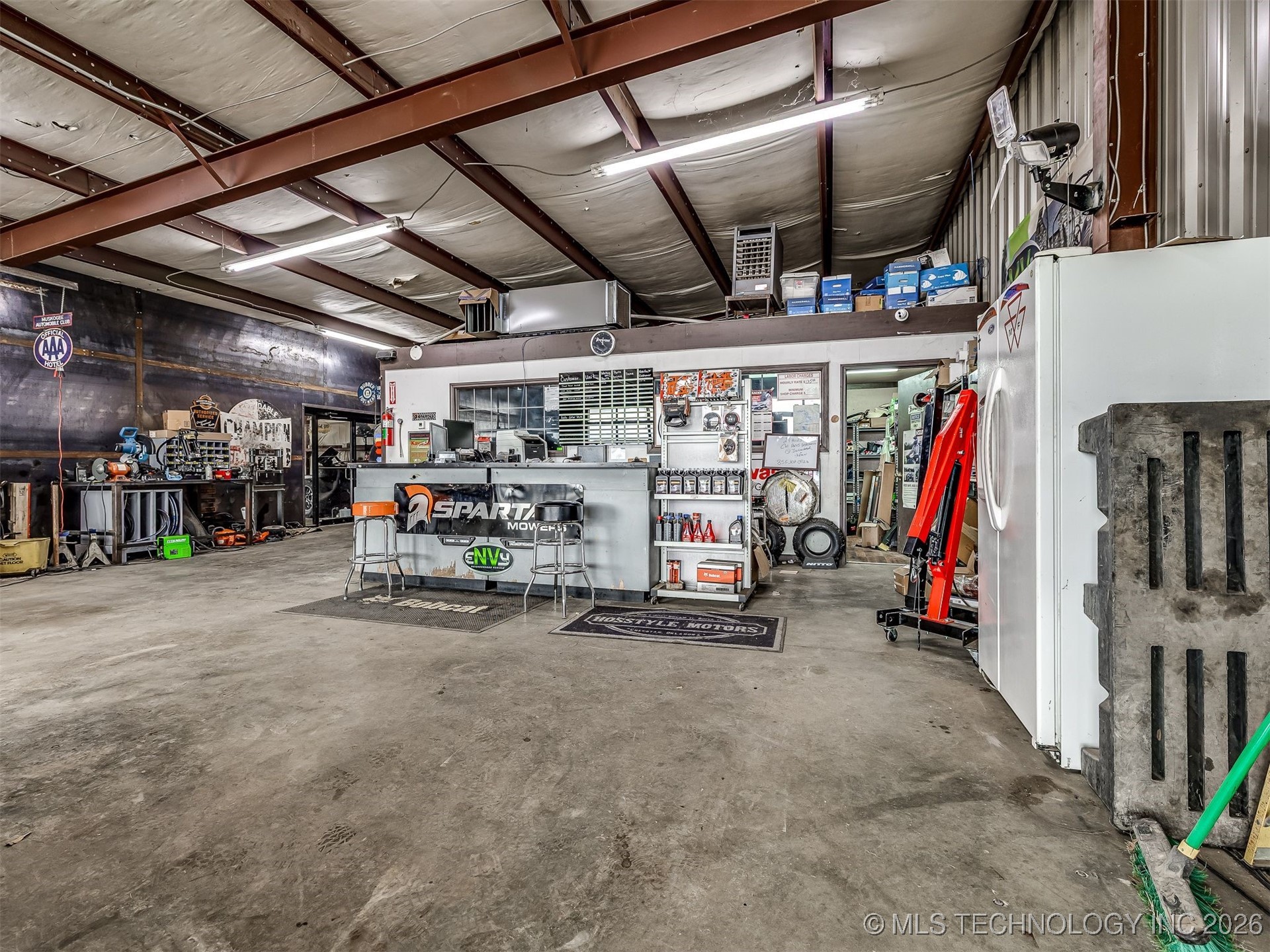 2238 N Broadway Property Photo 48