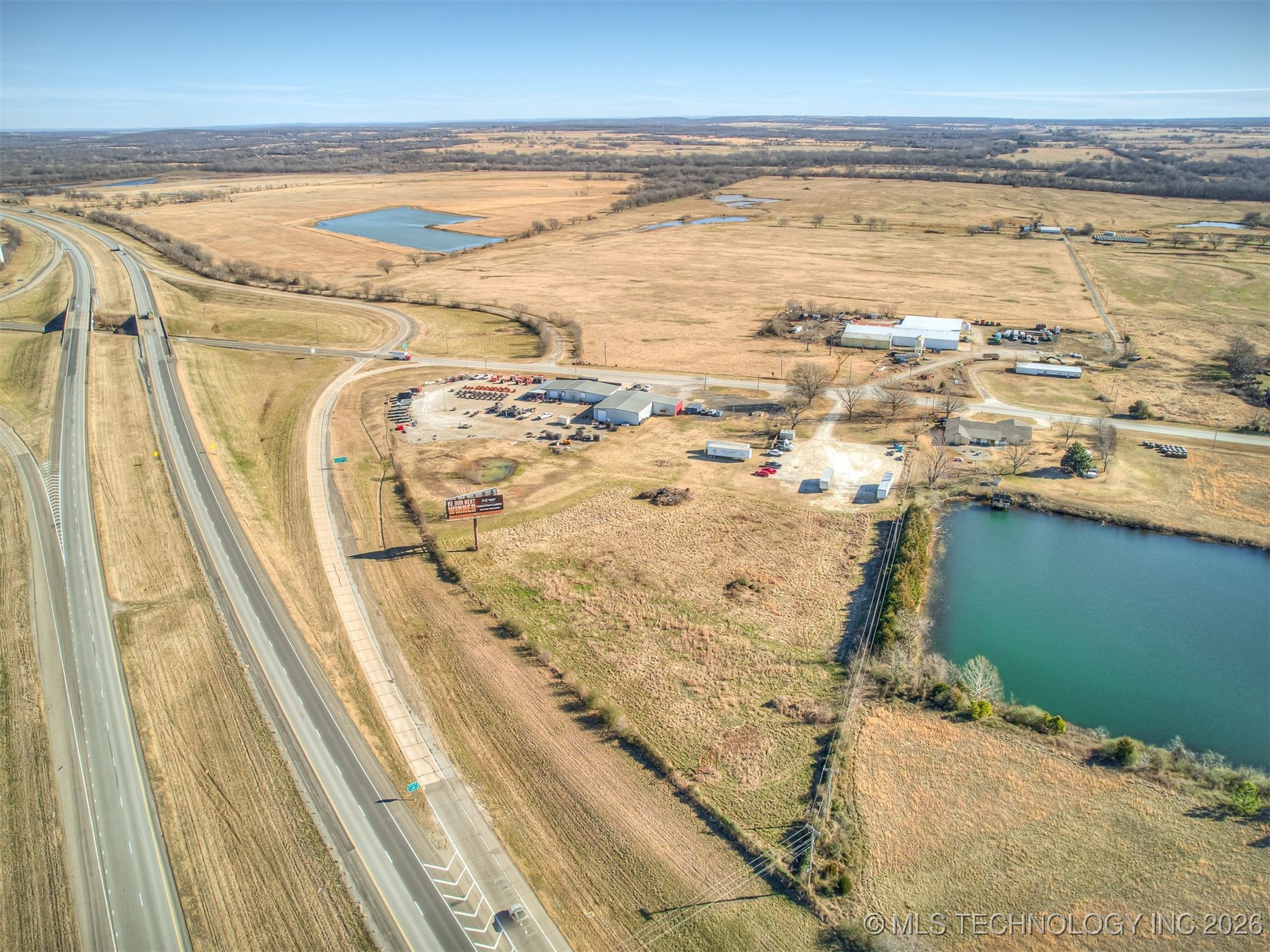 2238 N Broadway Property Photo 98