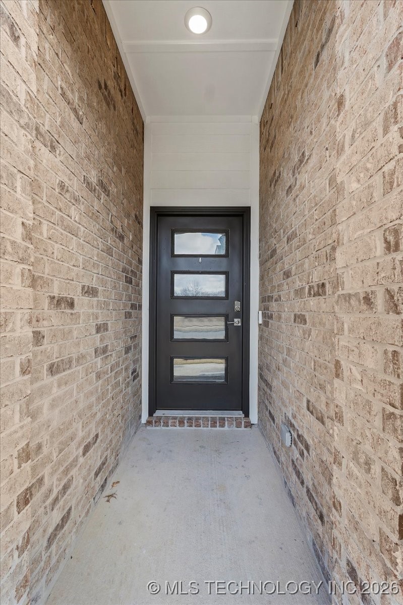 4623 S Chestnut Avenue Property Photo 4