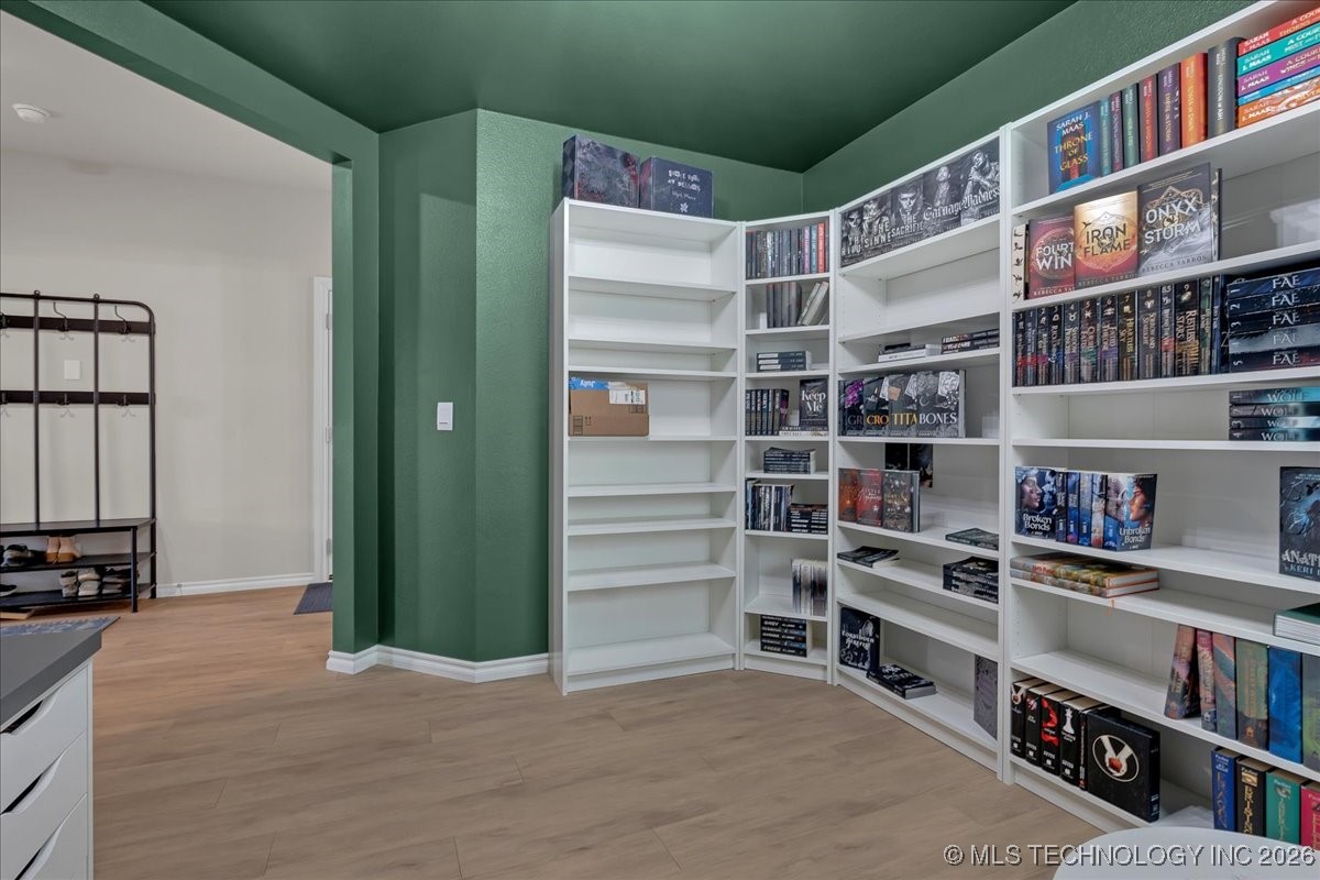 4623 S Chestnut Avenue Property Photo 12