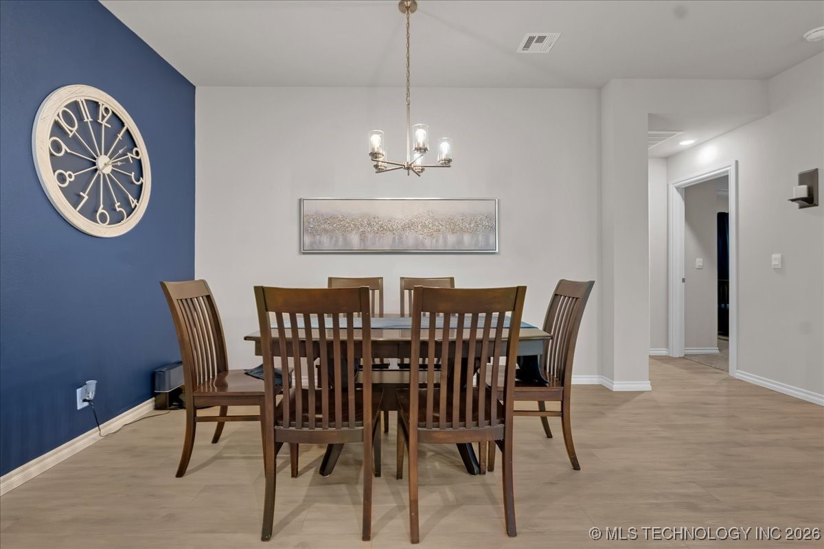 4623 S Chestnut Avenue Property Photo 14