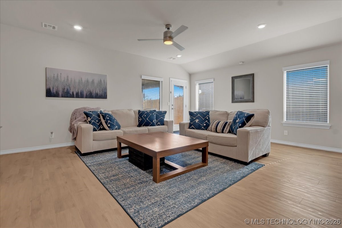 4623 S Chestnut Avenue Property Photo 26