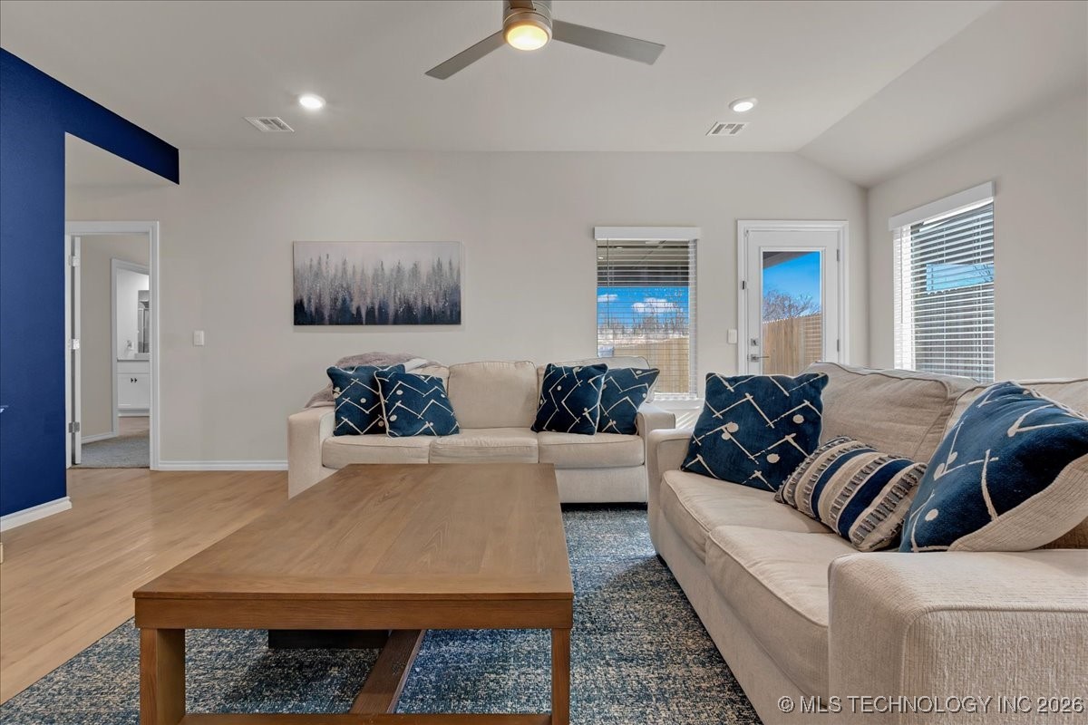 4623 S Chestnut Avenue Property Photo 27