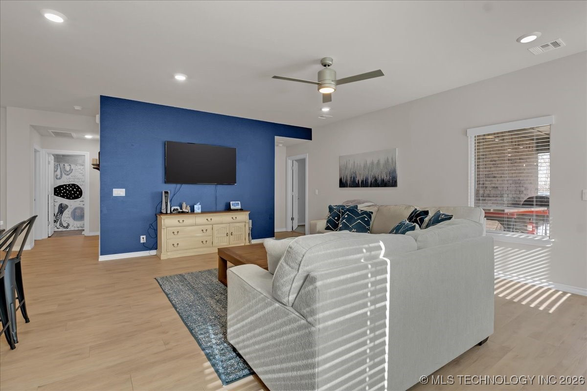 4623 S Chestnut Avenue Property Photo 28