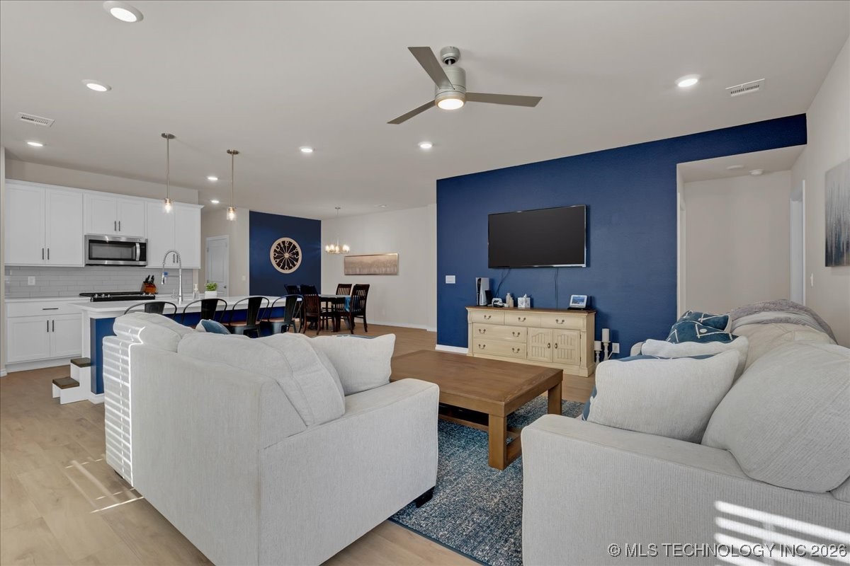 4623 S Chestnut Avenue Property Photo 29