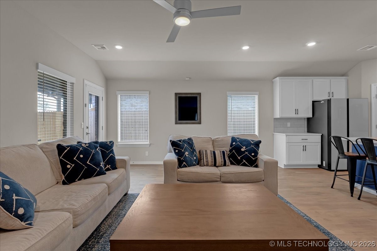 4623 S Chestnut Avenue Property Photo 32