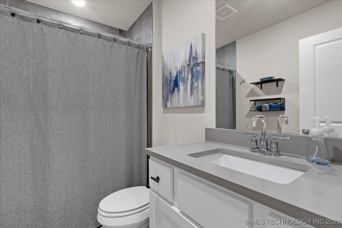 4623 S Chestnut Avenue Property Photo 46