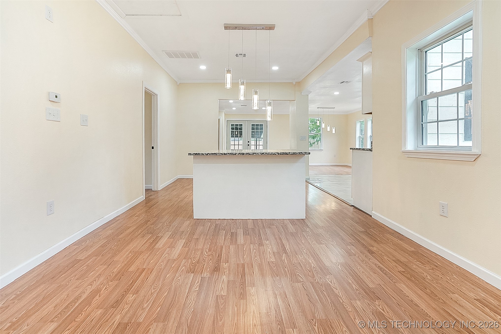 1207 E Broadway Street Property Photo 7