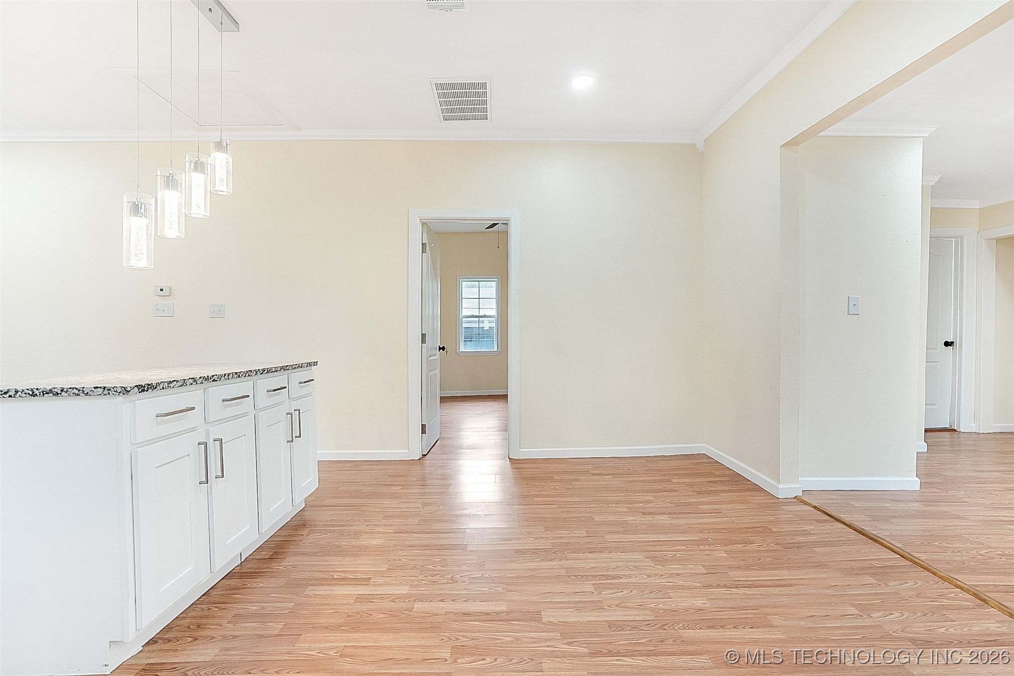 1207 E Broadway Street Property Photo 10