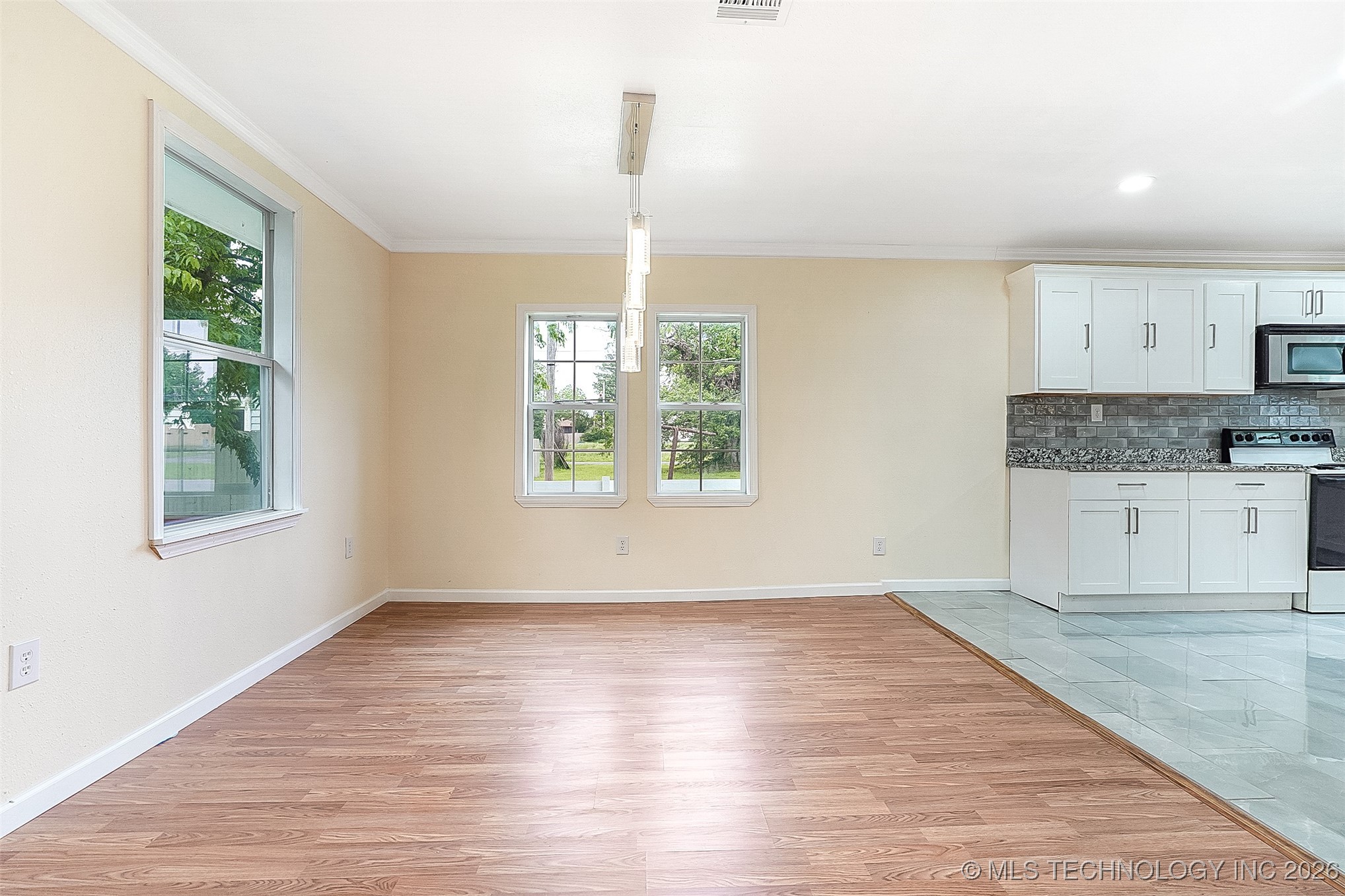 1207 E Broadway Street Property Photo 16