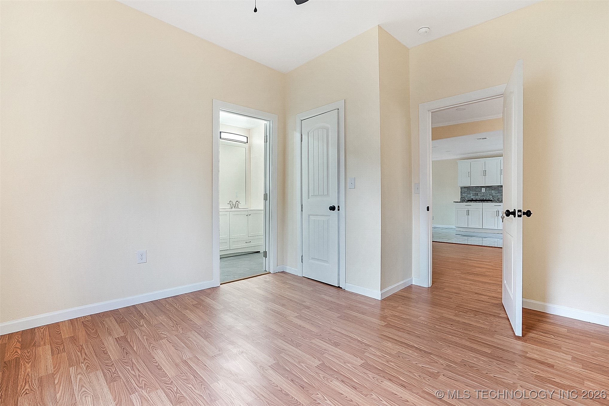 1207 E Broadway Street Property Photo 21