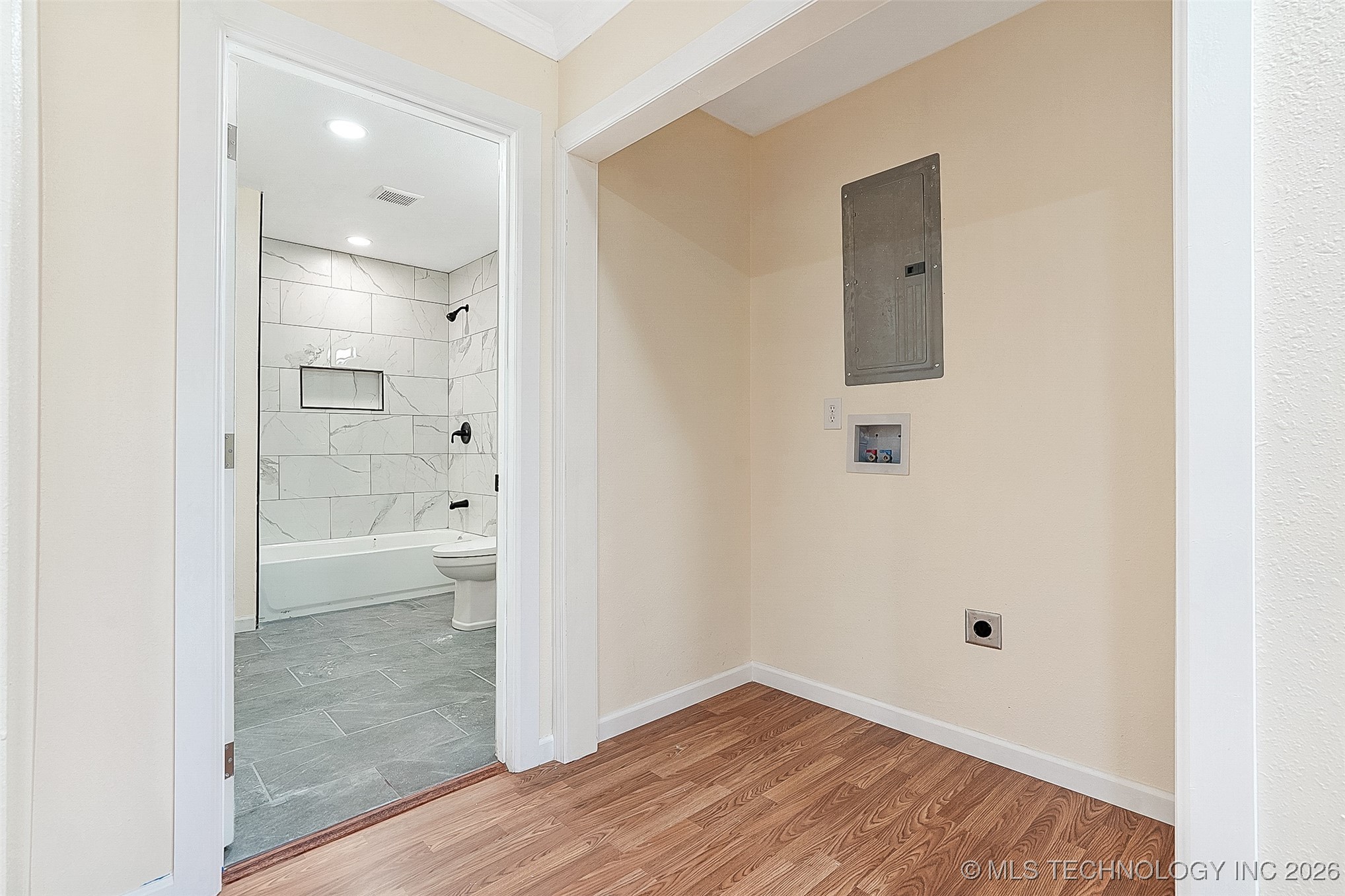 1207 E Broadway Street Property Photo 31