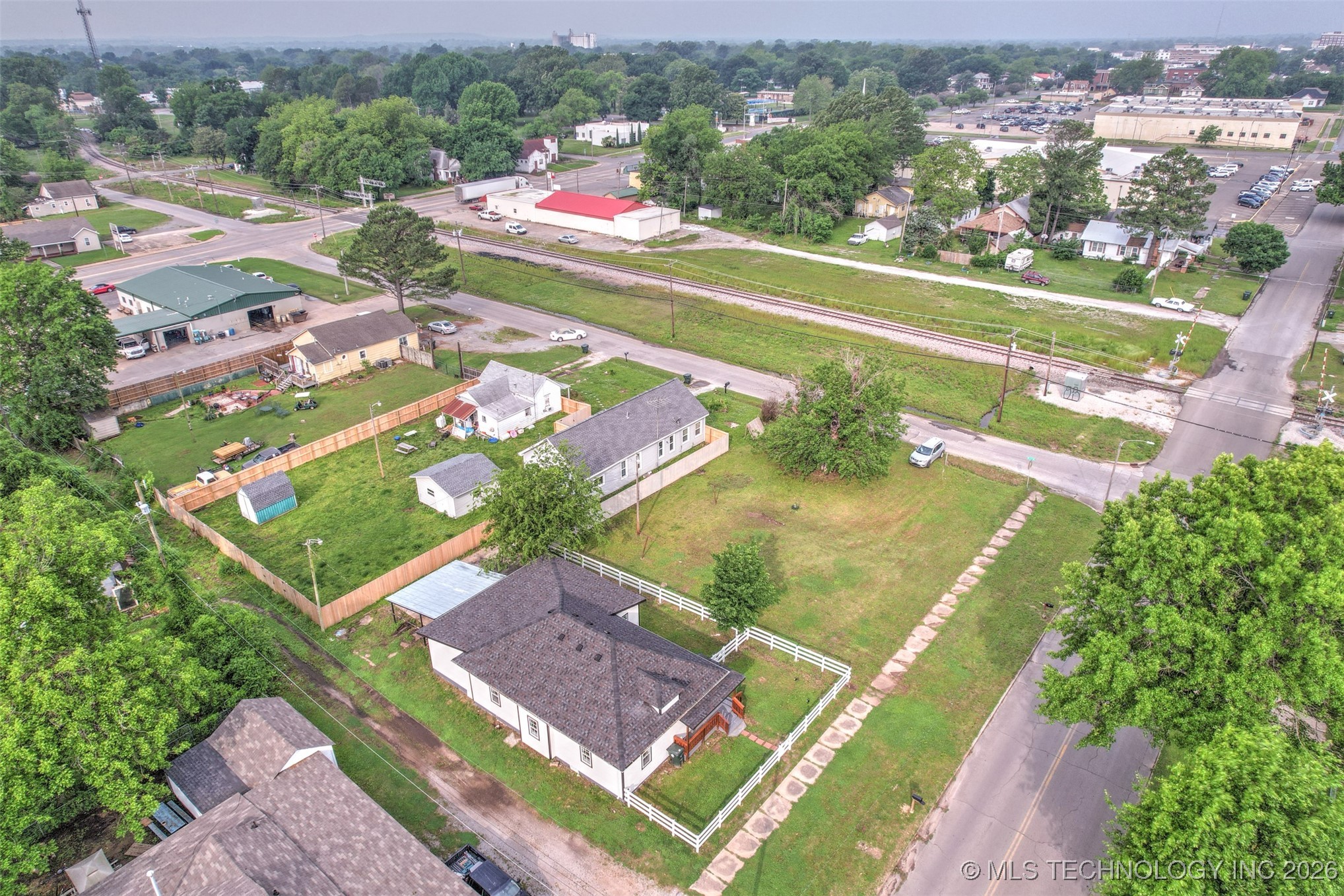 1207 E Broadway Street Property Photo 37