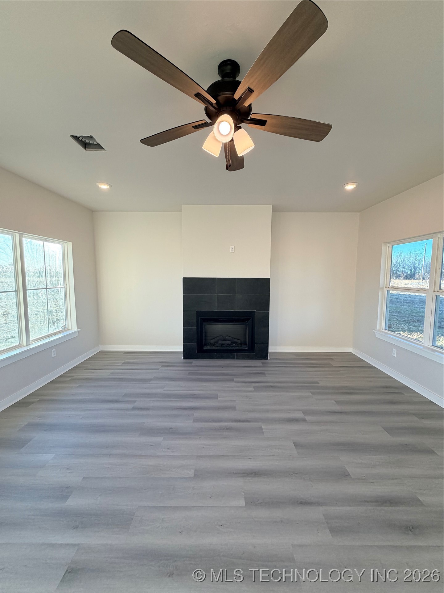 187 W 481 Road Property Photo 3