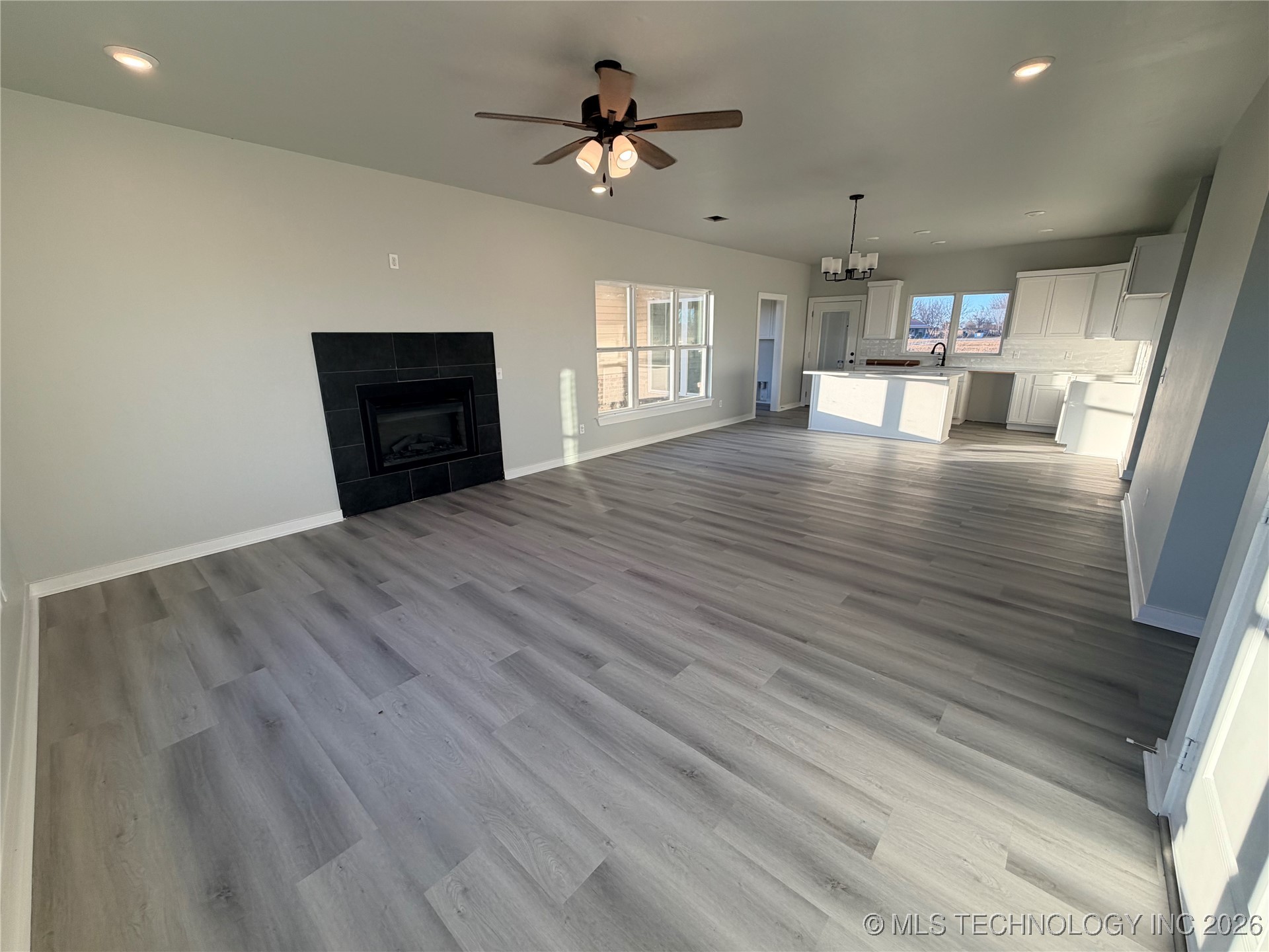 187 W 481 Road Property Photo 6