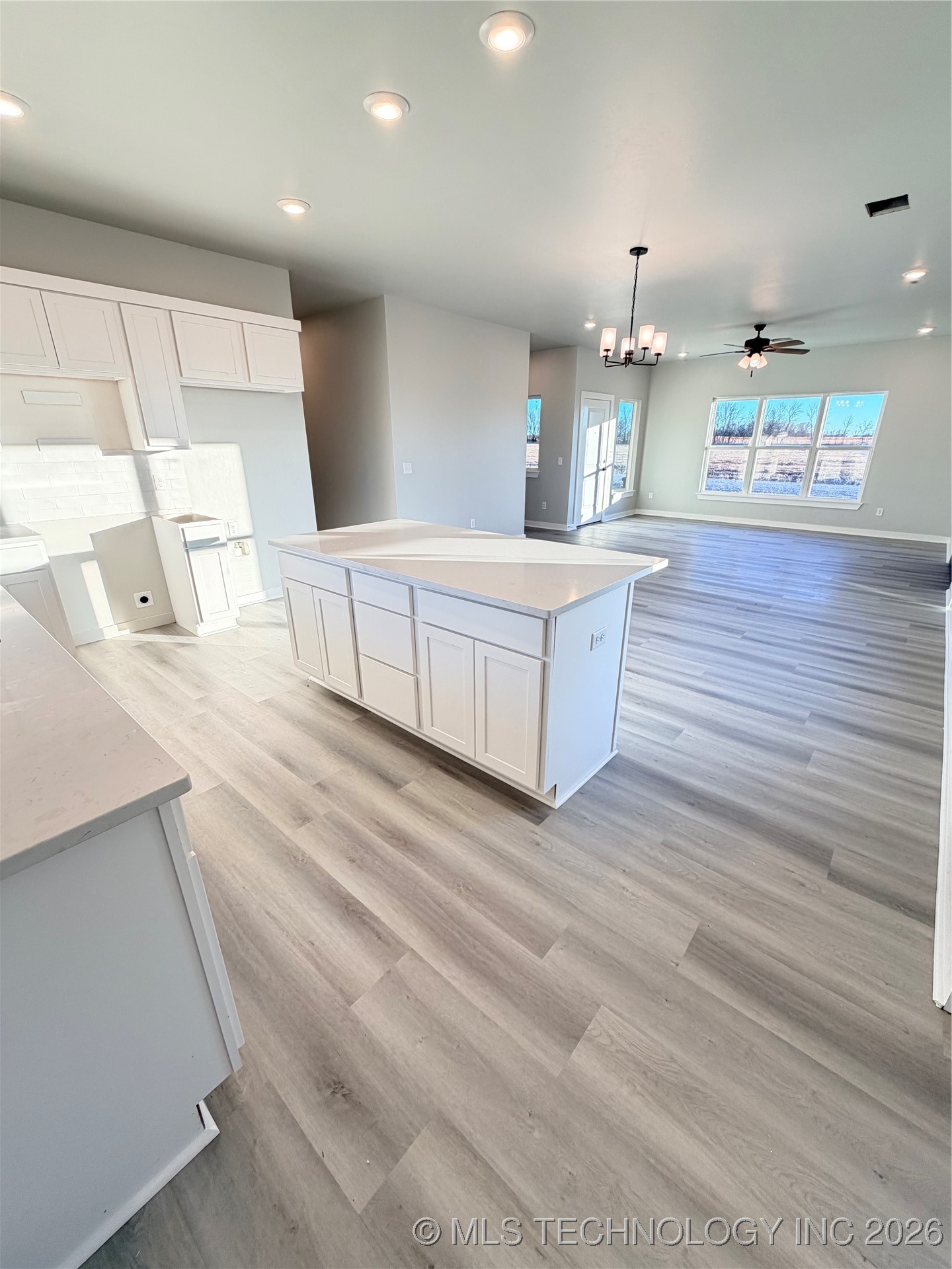 187 W 481 Road Property Photo 7