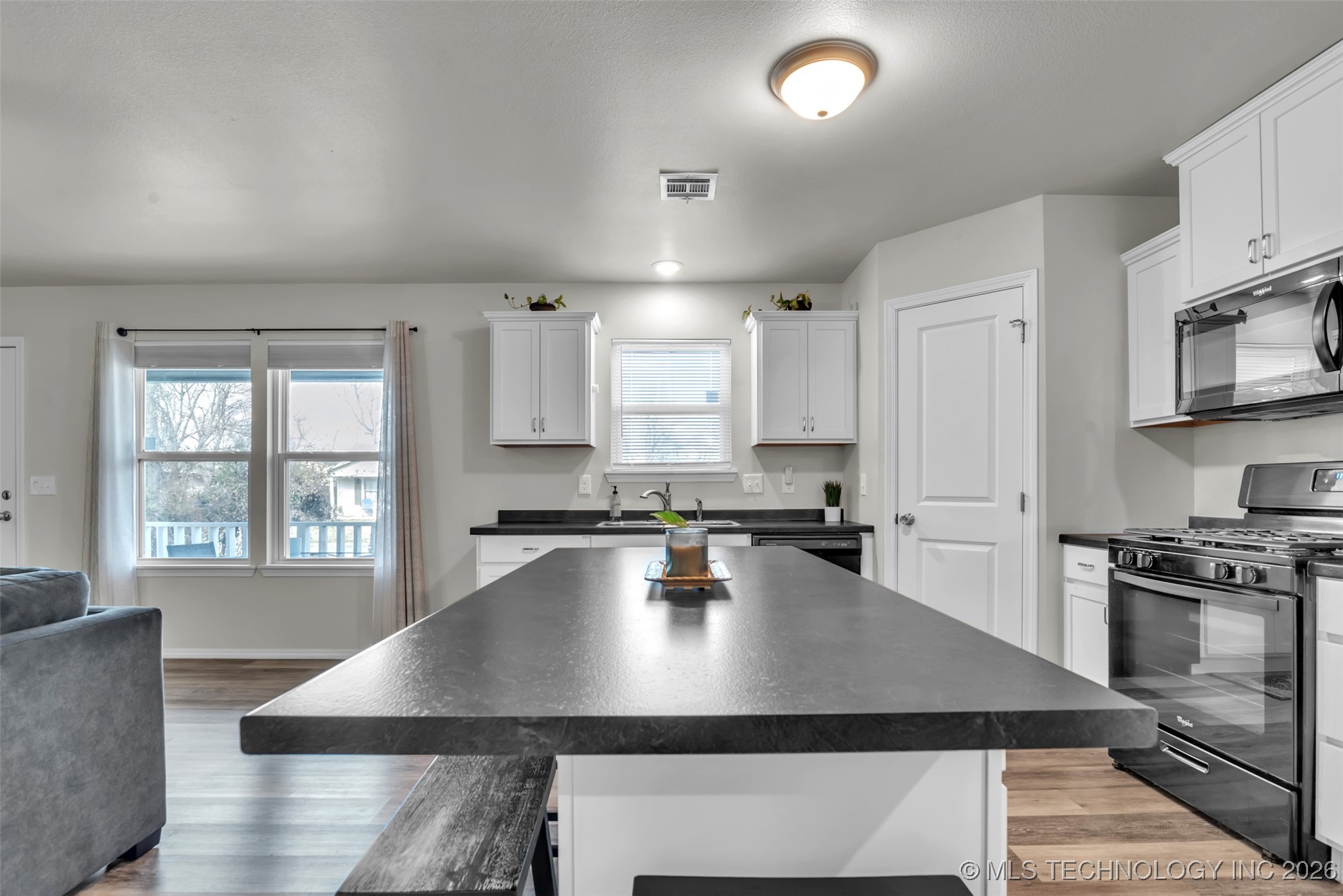 2618 E Oklahoma Street Property Photo 8