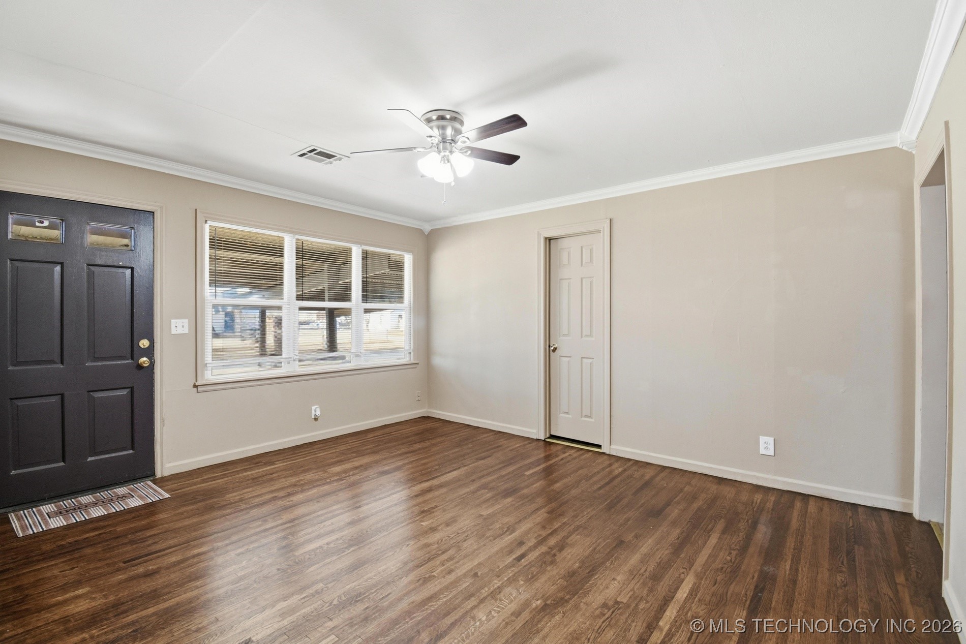 729 N 72nd East Avenue Property Photo 6