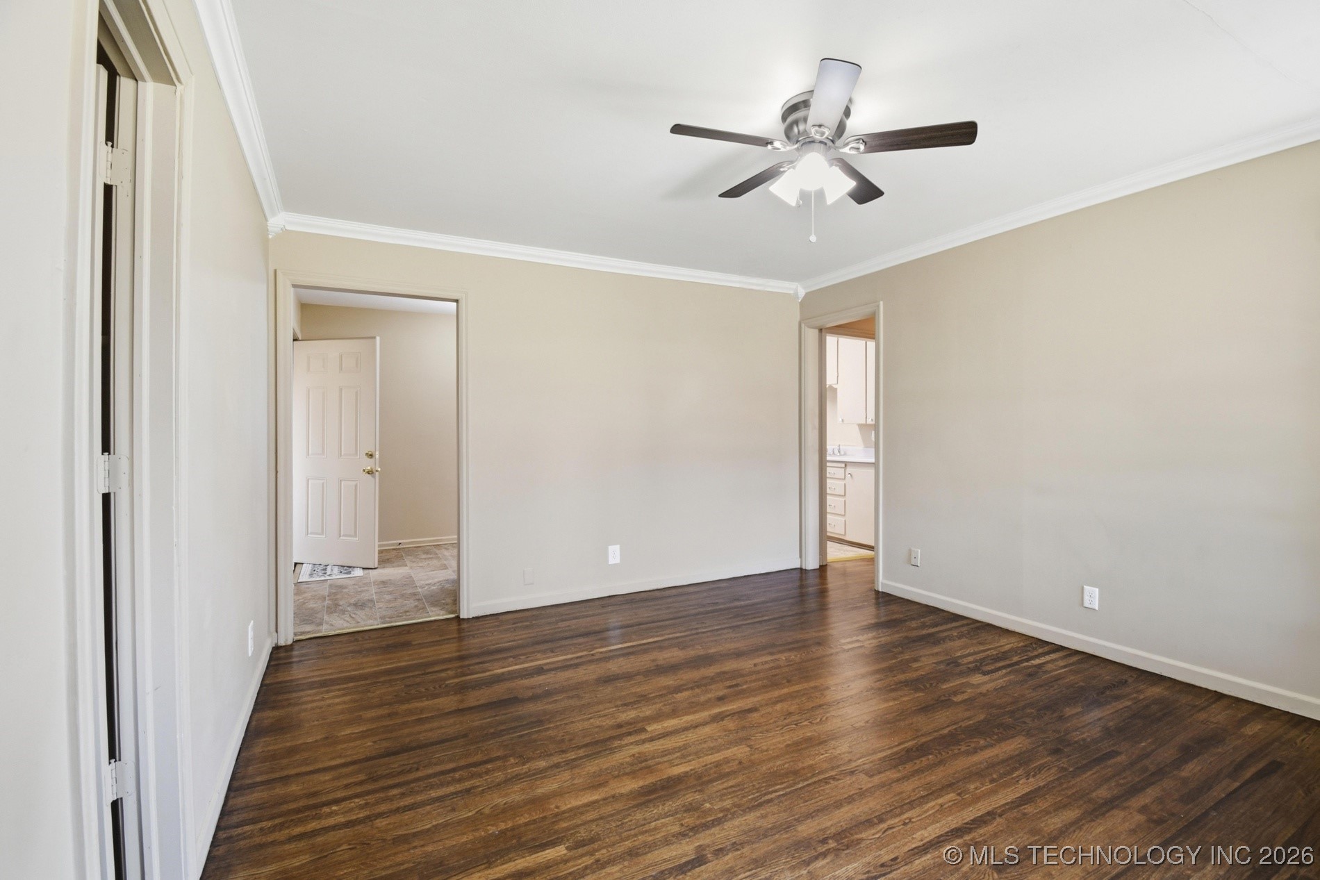 729 N 72nd East Avenue Property Photo 7