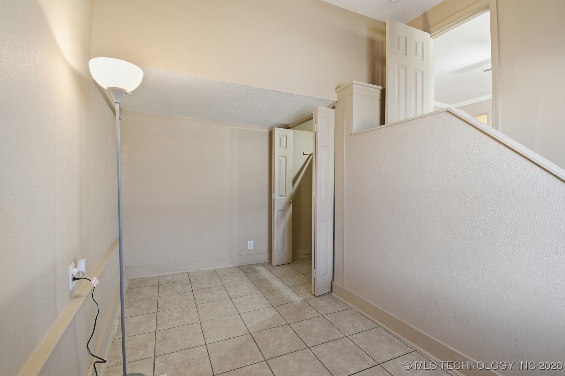 729 N 72nd East Avenue Property Photo 8