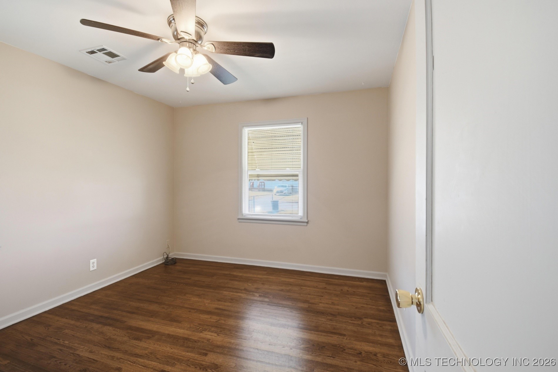 729 N 72nd East Avenue Property Photo 15