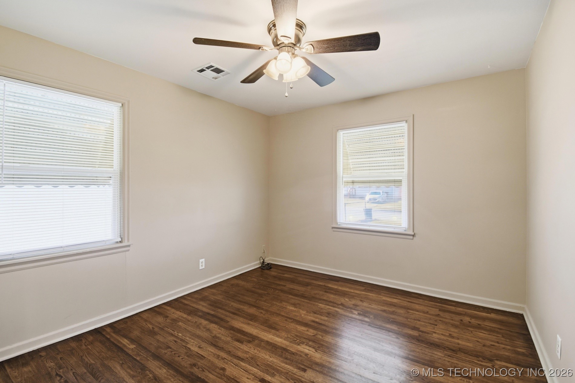 729 N 72nd East Avenue Property Photo 16