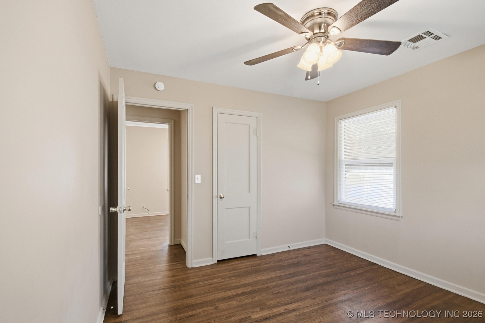 729 N 72nd East Avenue Property Photo 17