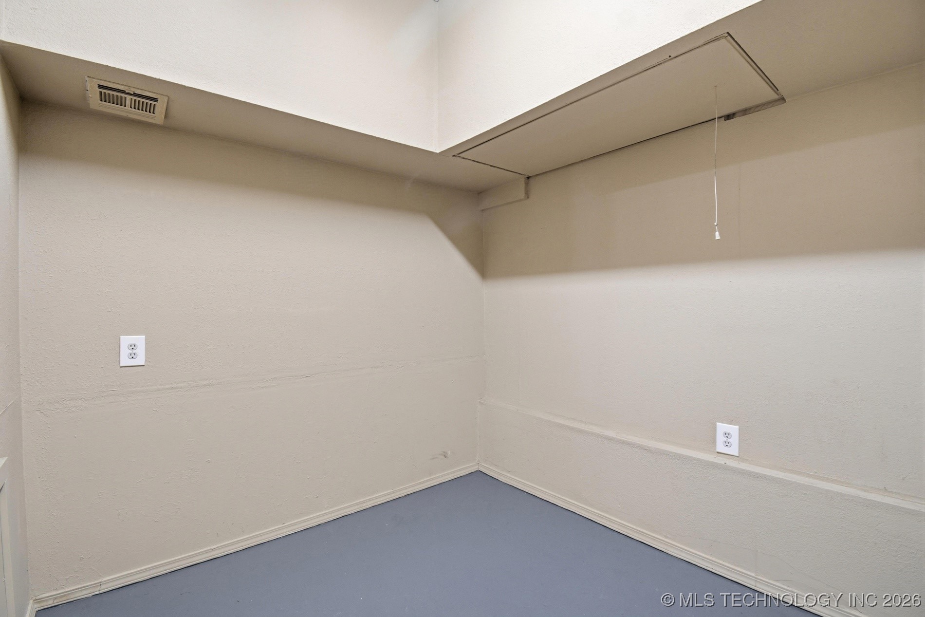 729 N 72nd East Avenue Property Photo 23