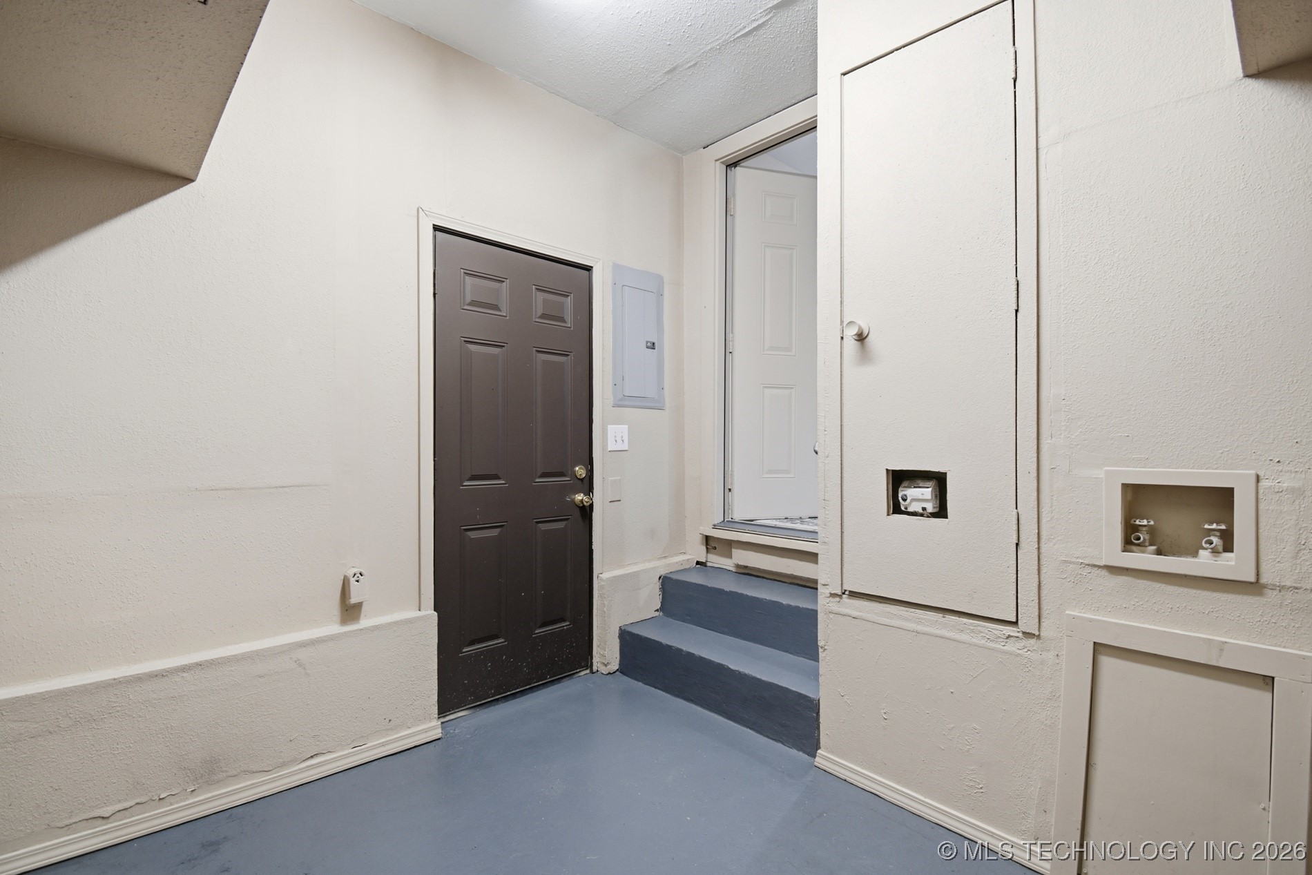 729 N 72nd East Avenue Property Photo 24