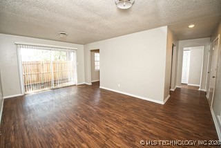 4710 S Fulton Place Property Photo 3