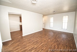 4710 S Fulton Place Property Photo 4