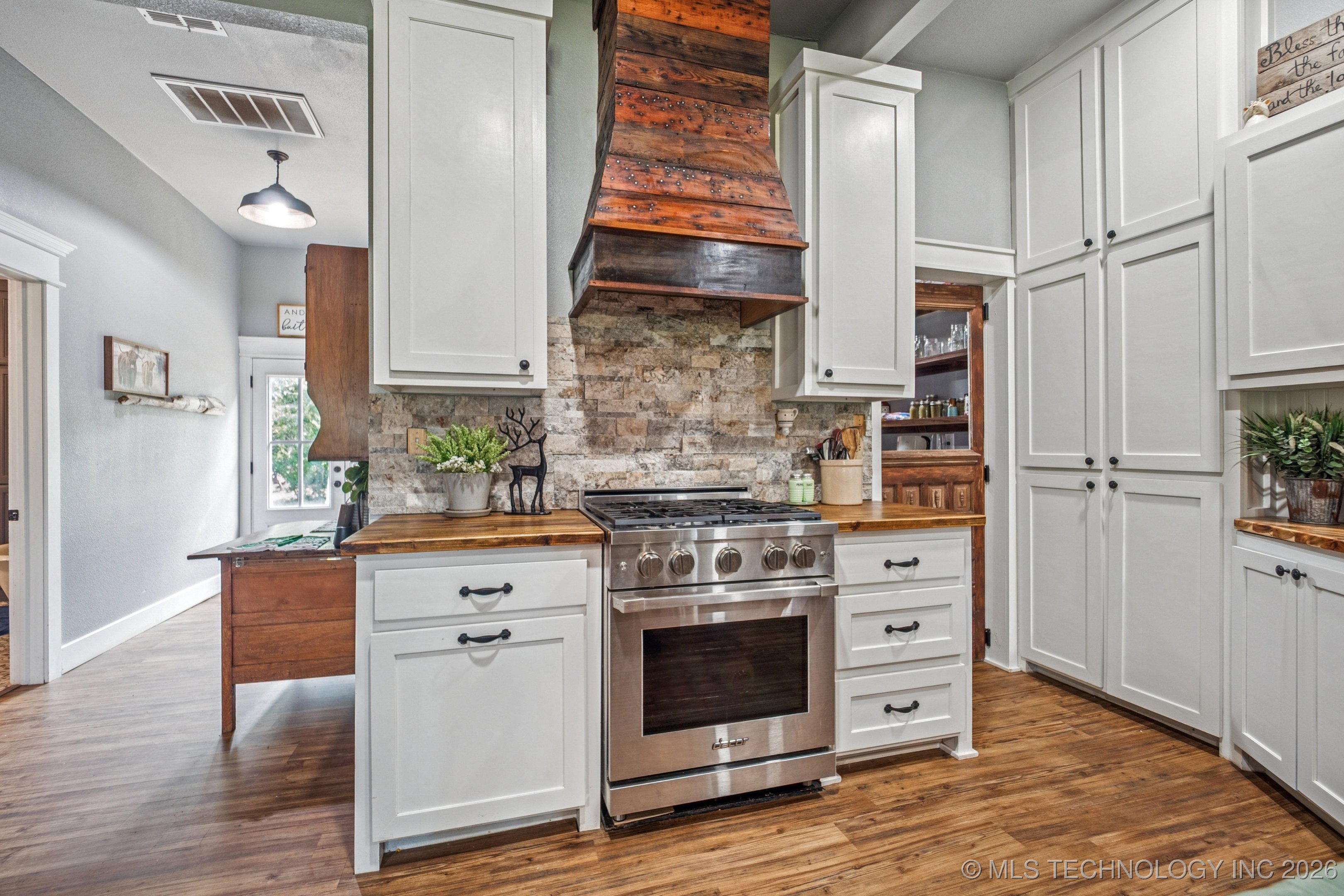 24277 S 497th West Avenue Property Photo 9