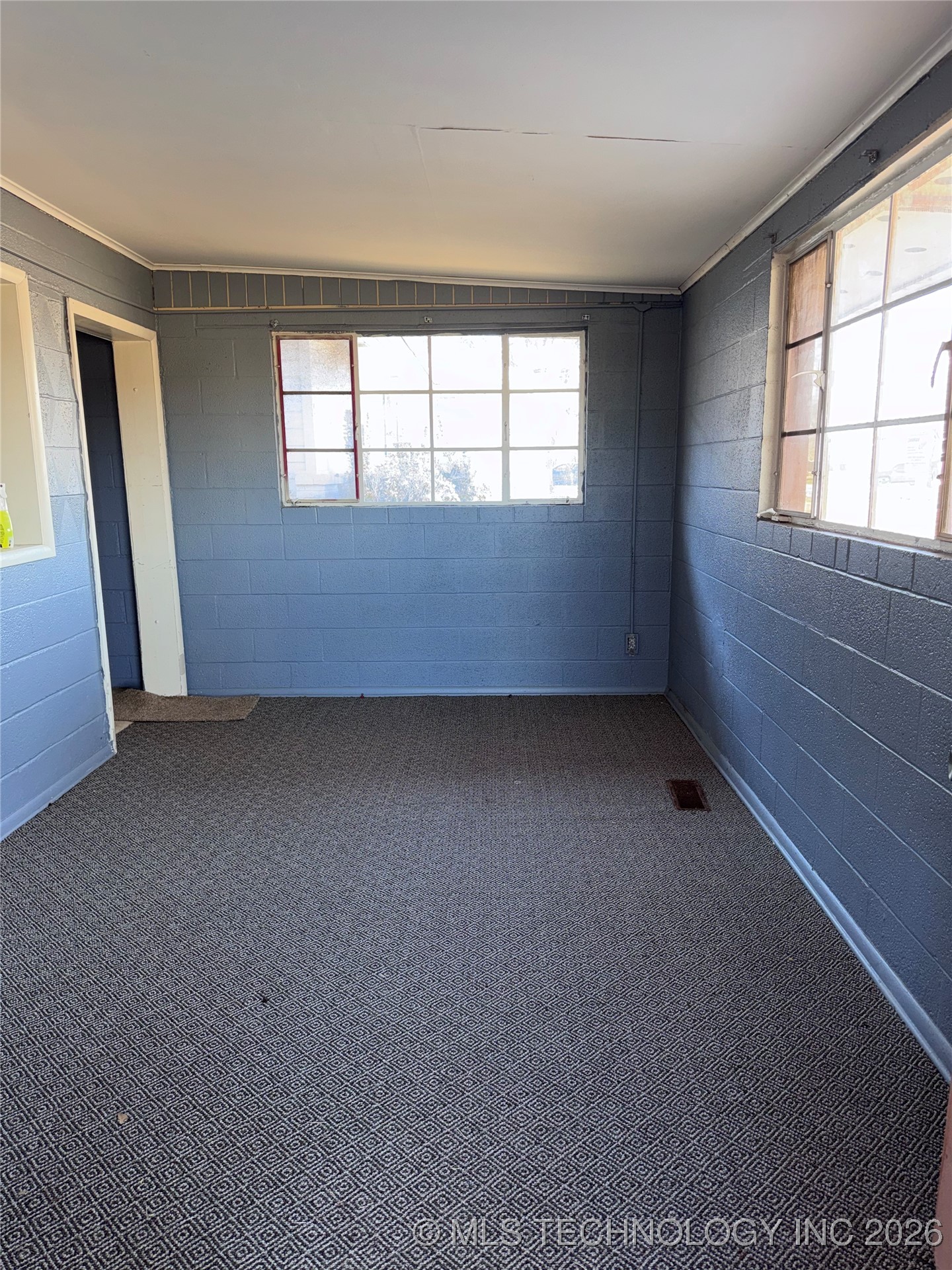 3812 E 28th Street Property Photo 4