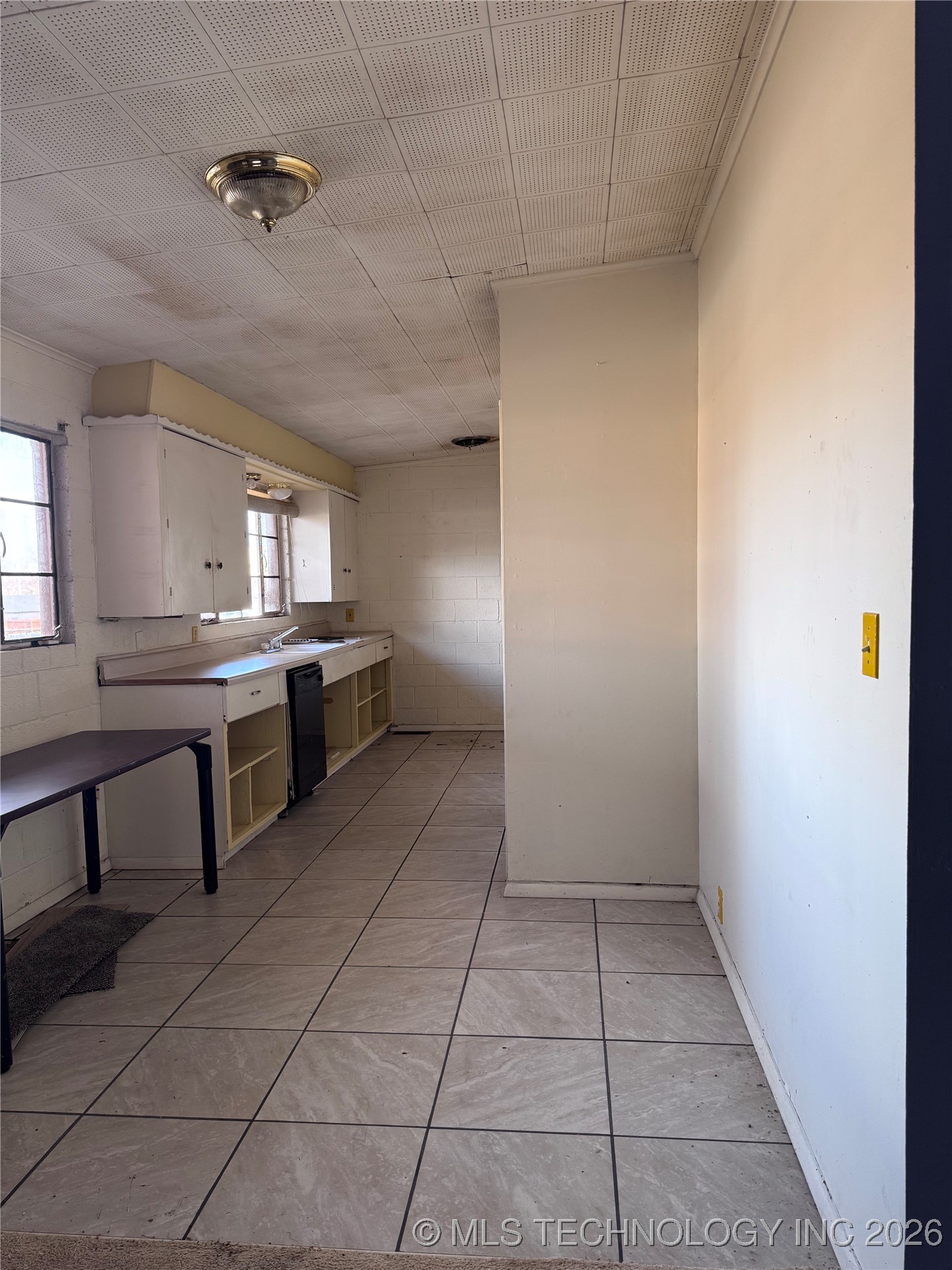 3812 E 28th Street Property Photo 6