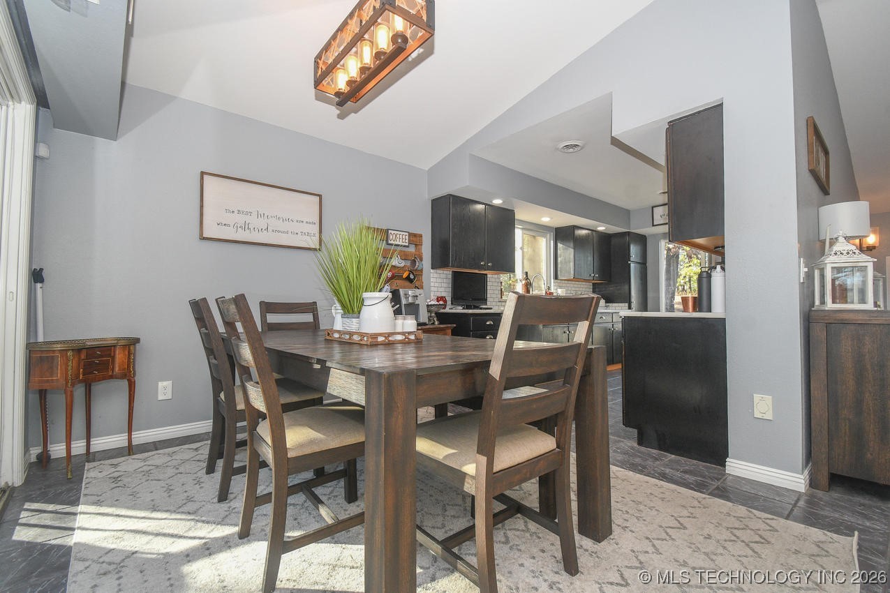 16230 Flint Ridge Drive Property Photo 15